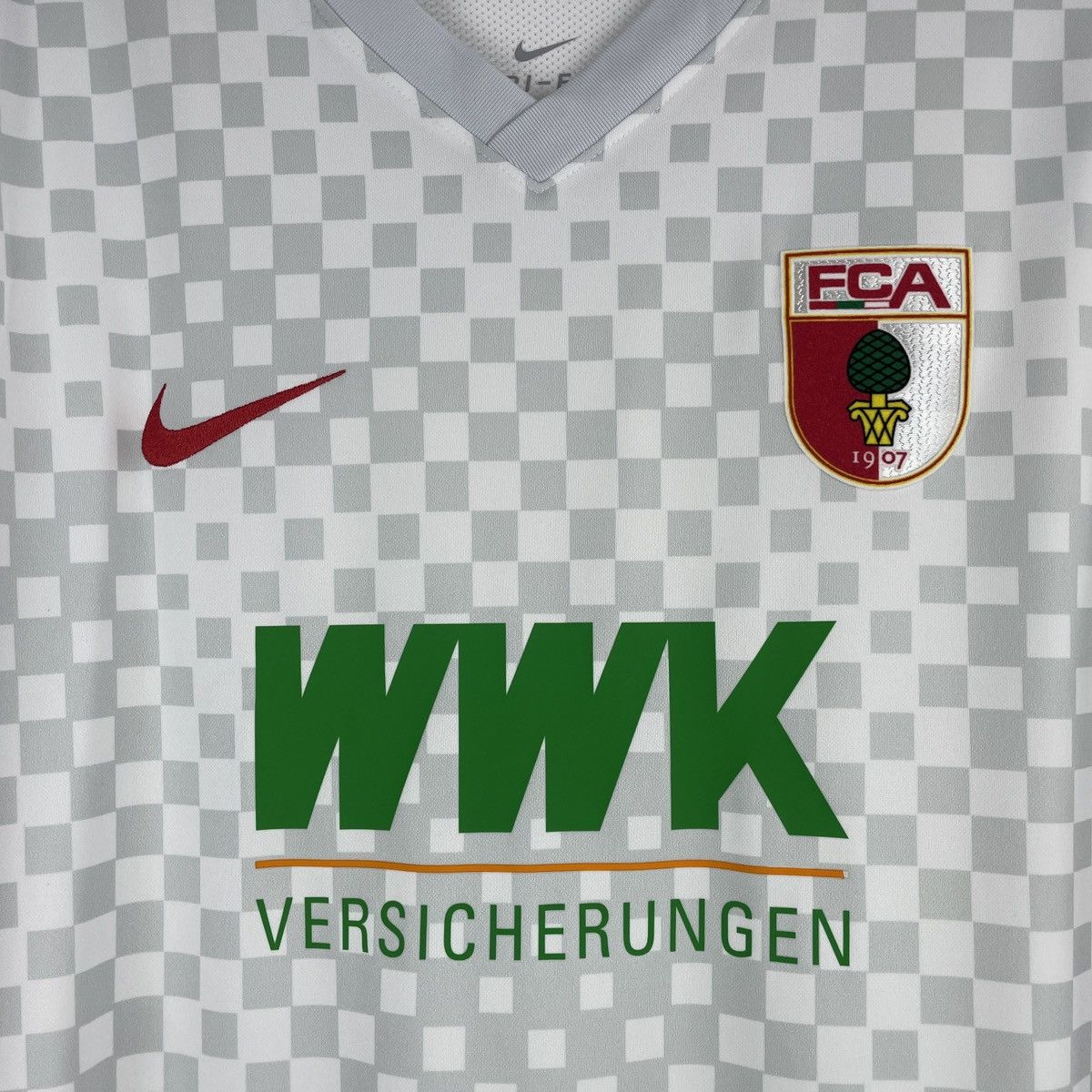 Nike FC Augsburg Away Nike Men’s Jersey Shirt 2021/2022 size L Size US L / EU 52-54 / 3 - 2 Thumbnail
