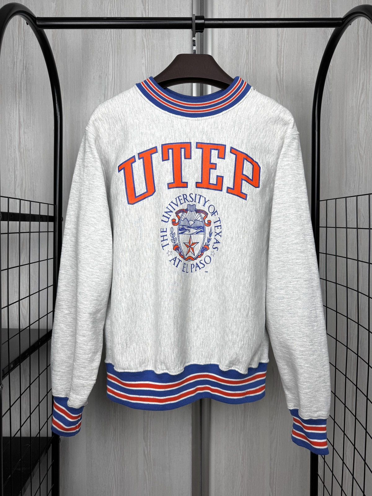 Vintage Vintage UTEP University Texas El Paso Sweatshirt 90s College Size US L / EU 52-54 / 3 - 2 Thumbnail