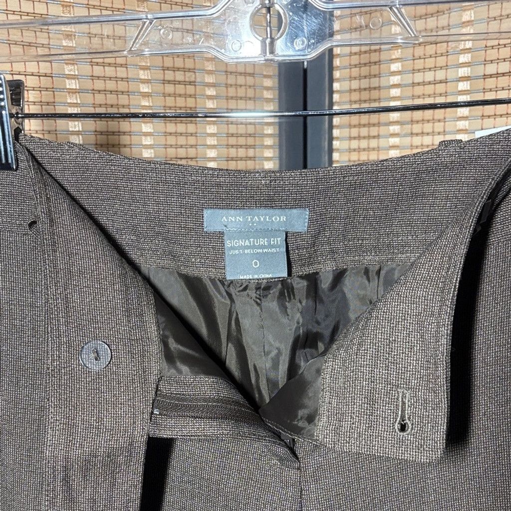 Ann Taylor Ann Taylor Brown Signature Fit Trousers Size 25" / US 0 / IT 36 - 2 Thumbnail