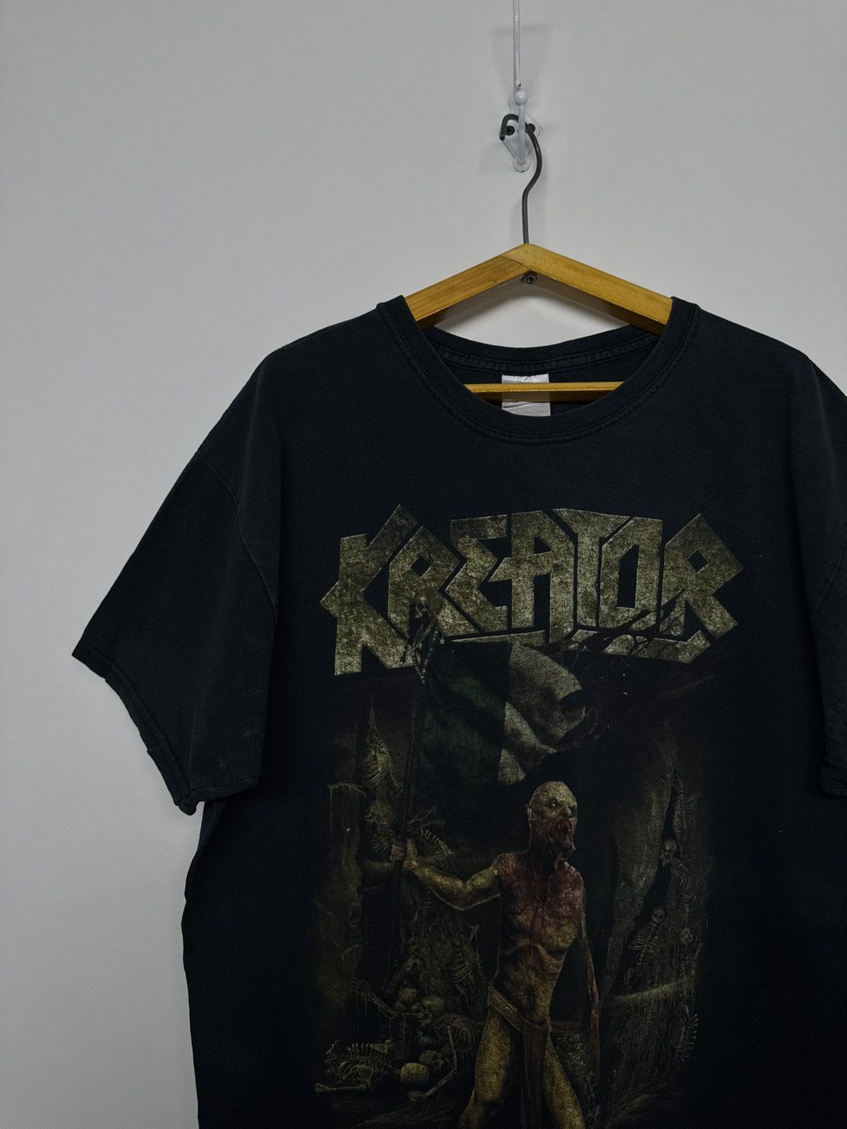 Gildan Vintage Kreator death to the world tour t-shirt Size US L / EU 52-54 / 3 - 8 Thumbnail