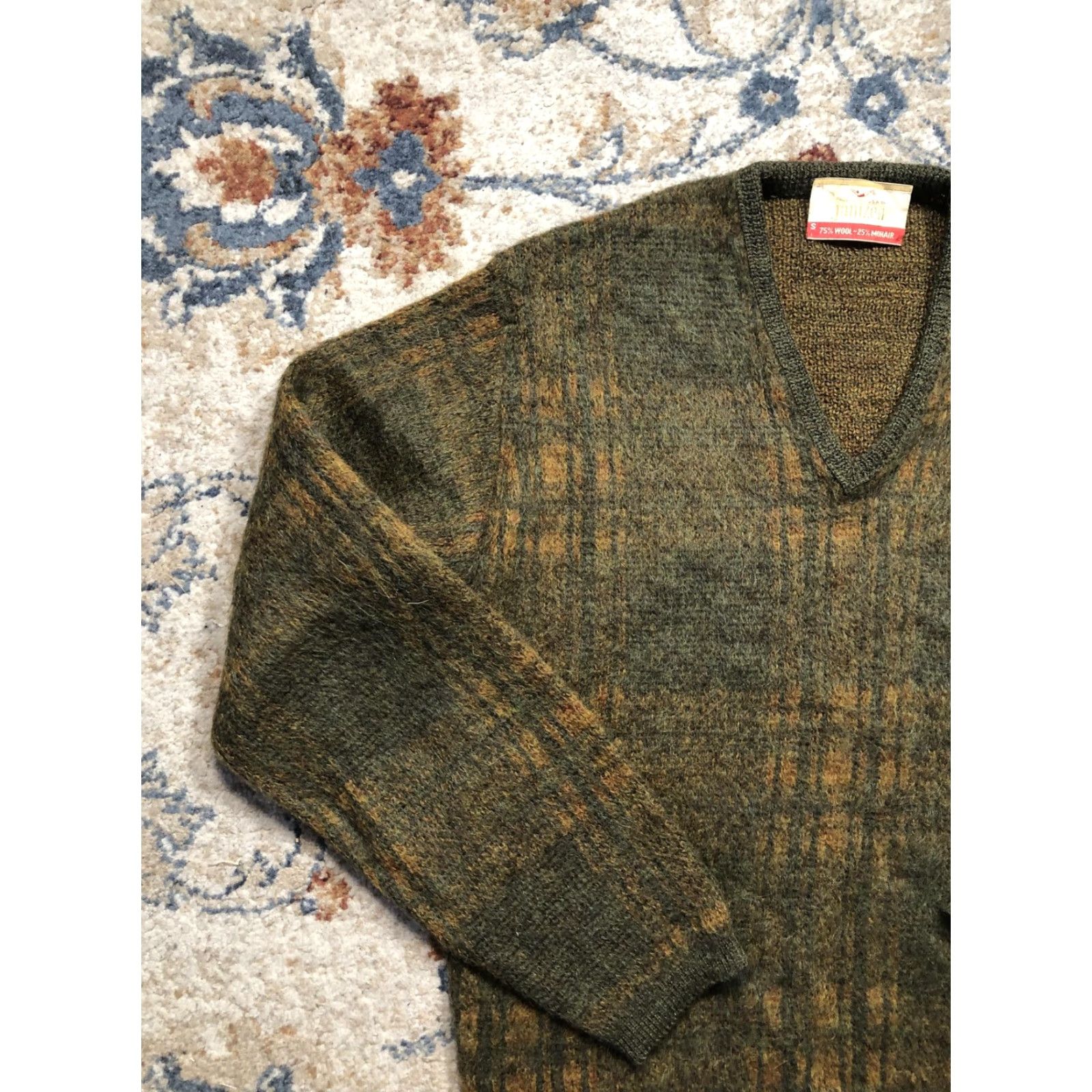 Jantzen VINTAGE Jantzen Sweater Mens Small Mohair Wool Plaid Pullover 60s USA Knit V-Neck Green/Brown Ladies? Size US S / EU 44-46 / 1 - 3 Thumbnail