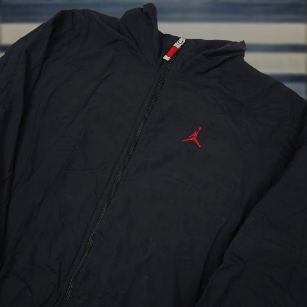 Jordan Brand VINTAGE Nike Air Jordan Mens XL Windbreaker Jacket Black Size US XL / EU 56 / 4 - 1 Thumbnail