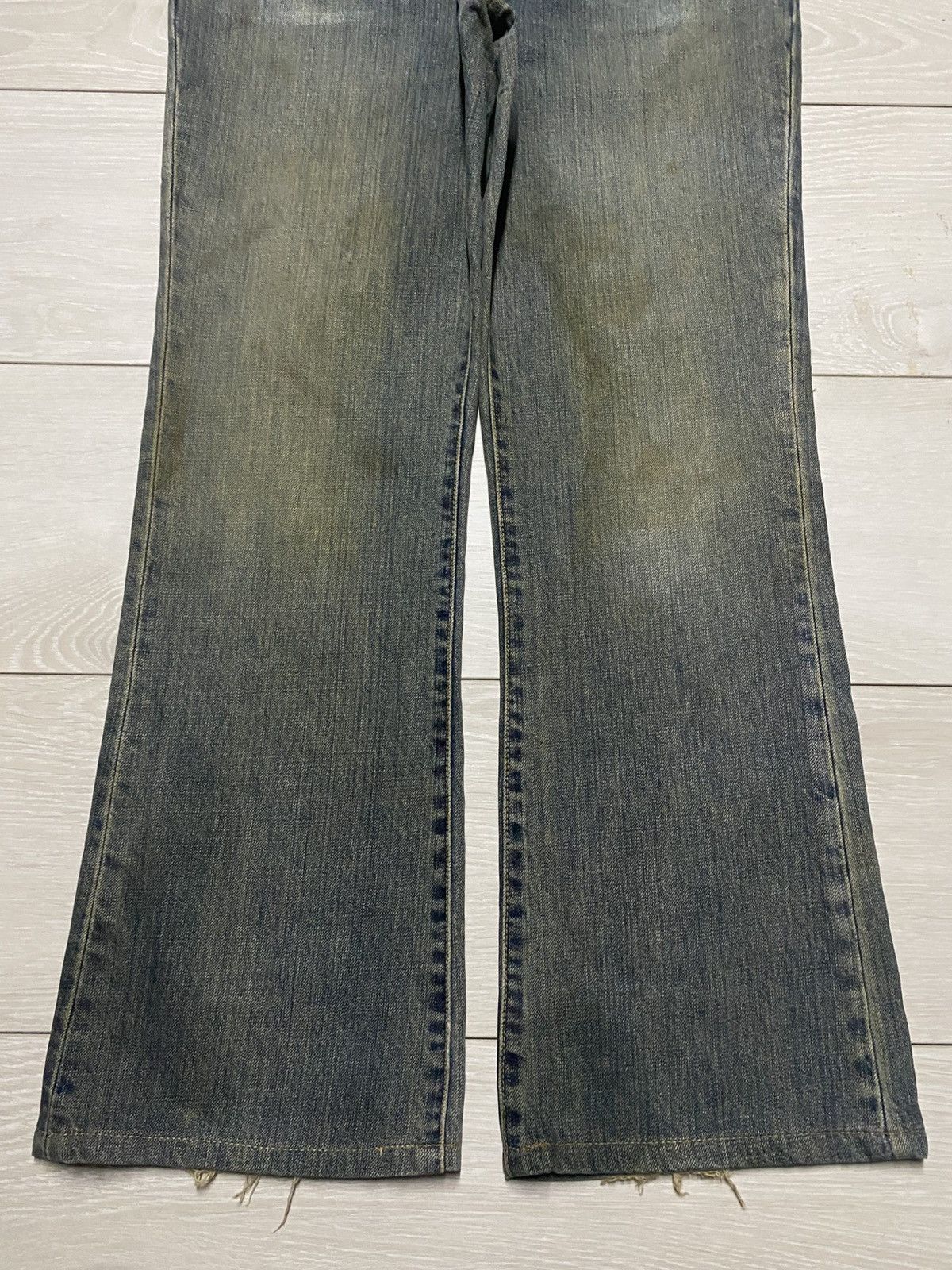 Wrangler Wrangler Authentic Western Geams Grunge Mud Wash Flare Jean Size US 30 / EU 46 - 5 Thumbnail