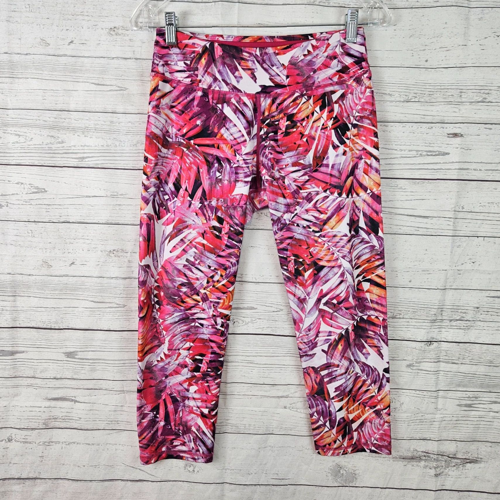 Prana prAna Womens Capri Leggings Sz Medium Pink Purple Leaf Print Mid Rise Capri Leggings Womens M Pink Leaf Print 20in Inseam Activewear Size 32" / US 10 / IT 46 - 2 Thumbnail