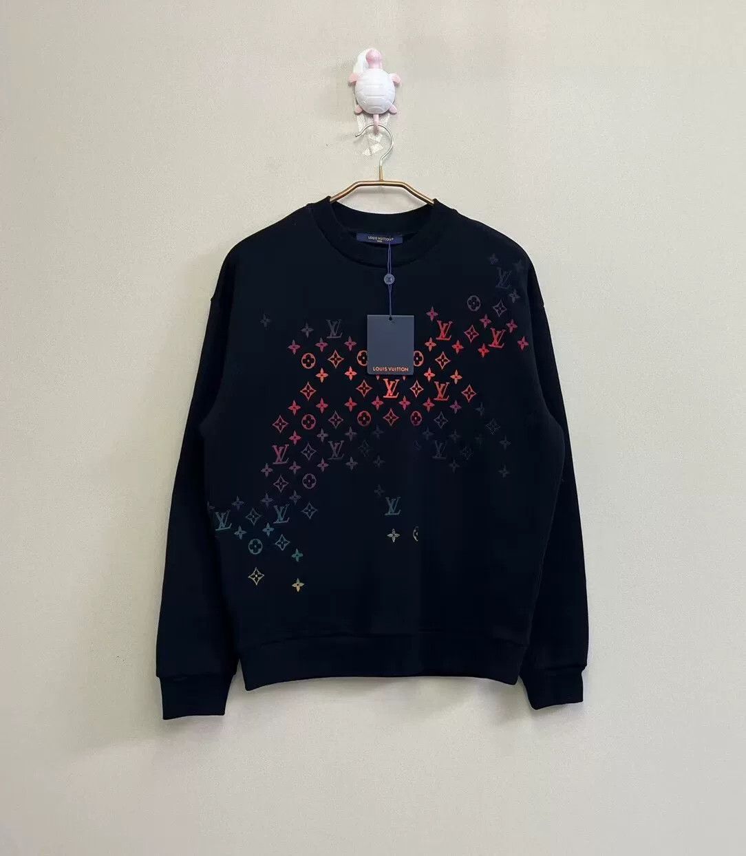 Louis Vuitton louis vuitton black embroidered logo sweatshirt Size US XS / EU 42 / 0 - 1 Thumbnail