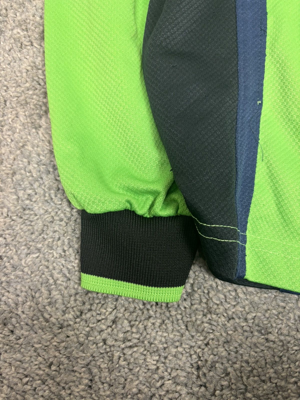 Reebok Y2k 2000s lime green center logo soccer goalkeeper jersey Size US M / EU 48-50 / 2 - 2 Thumbnail