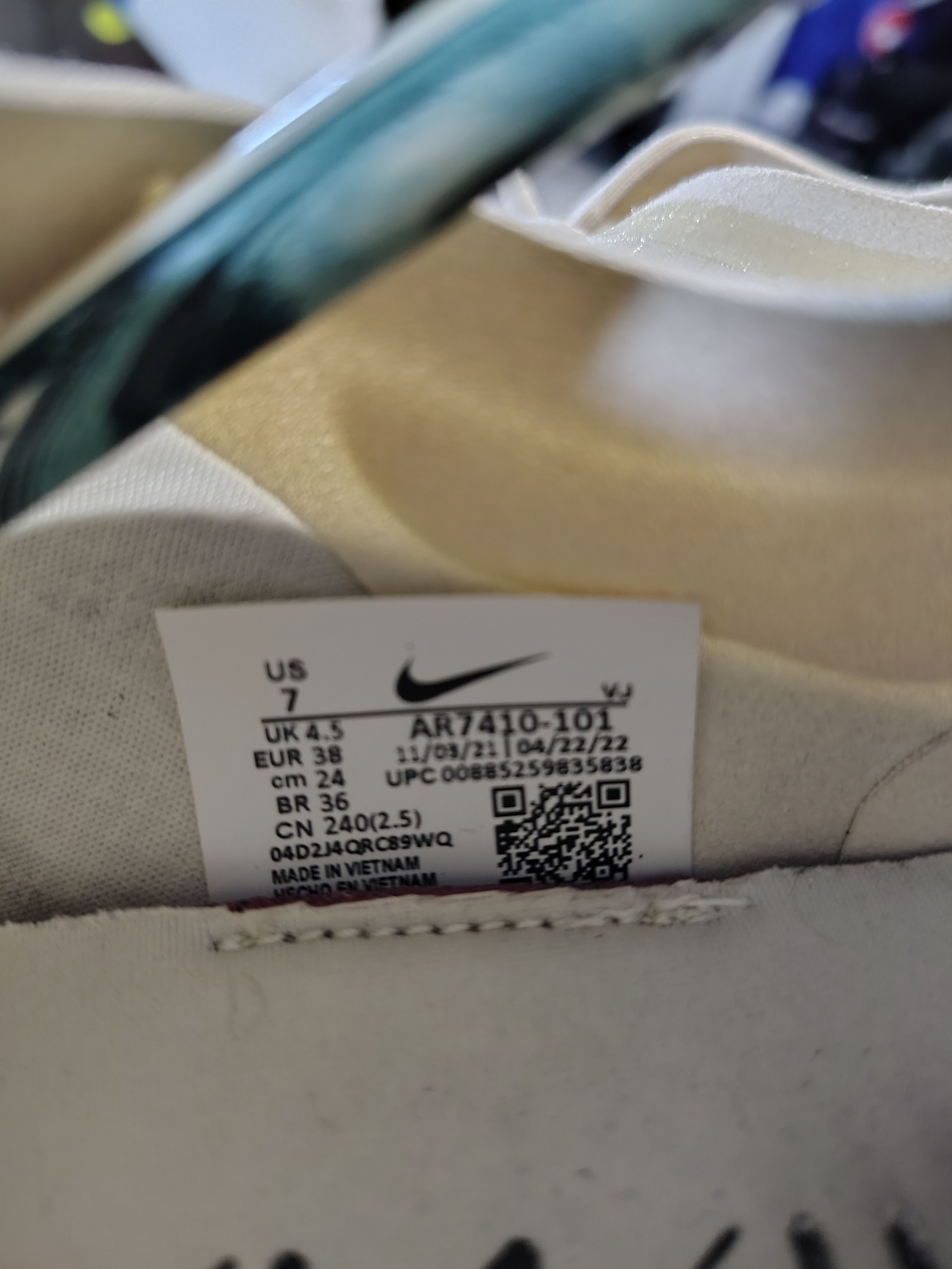 Nike Women's Nike Air Max 1 FB Yeezy 2013 Size 7 Size US 7 / IT 37 - 2 Thumbnail