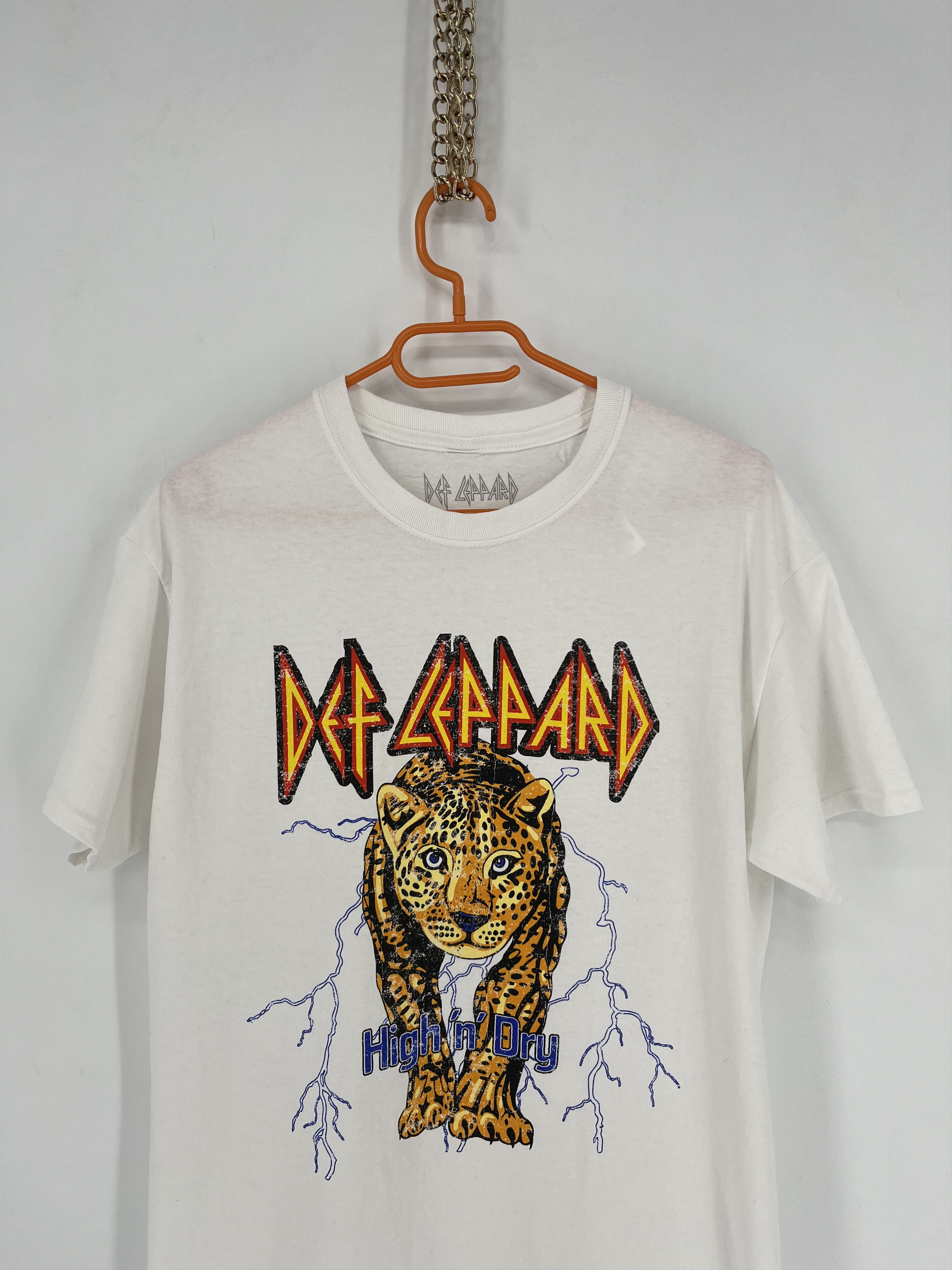 Band Tees VINTAGE Y2K DEF LEPPARD BAND TEE SIZE S Size US S / EU 44-46 / 1 - 1 Thumbnail