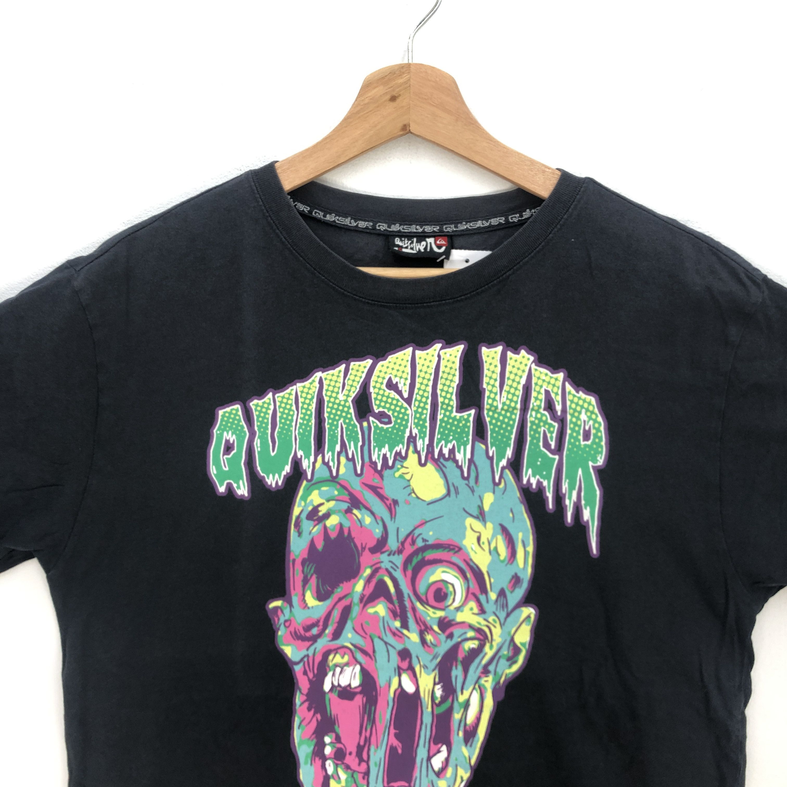 Quiksilver Vintage Y2K Quiksilver Tshirt Frankenstein Thriller Surf Tee Size US S / EU 44-46 / 1 - 2 Thumbnail