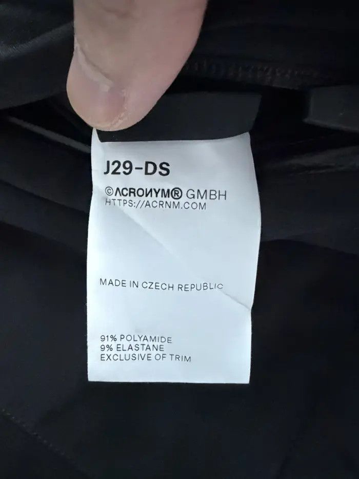 Acronym Acronym J29-DS Size US S / EU 44-46 / 1 - 3 Thumbnail