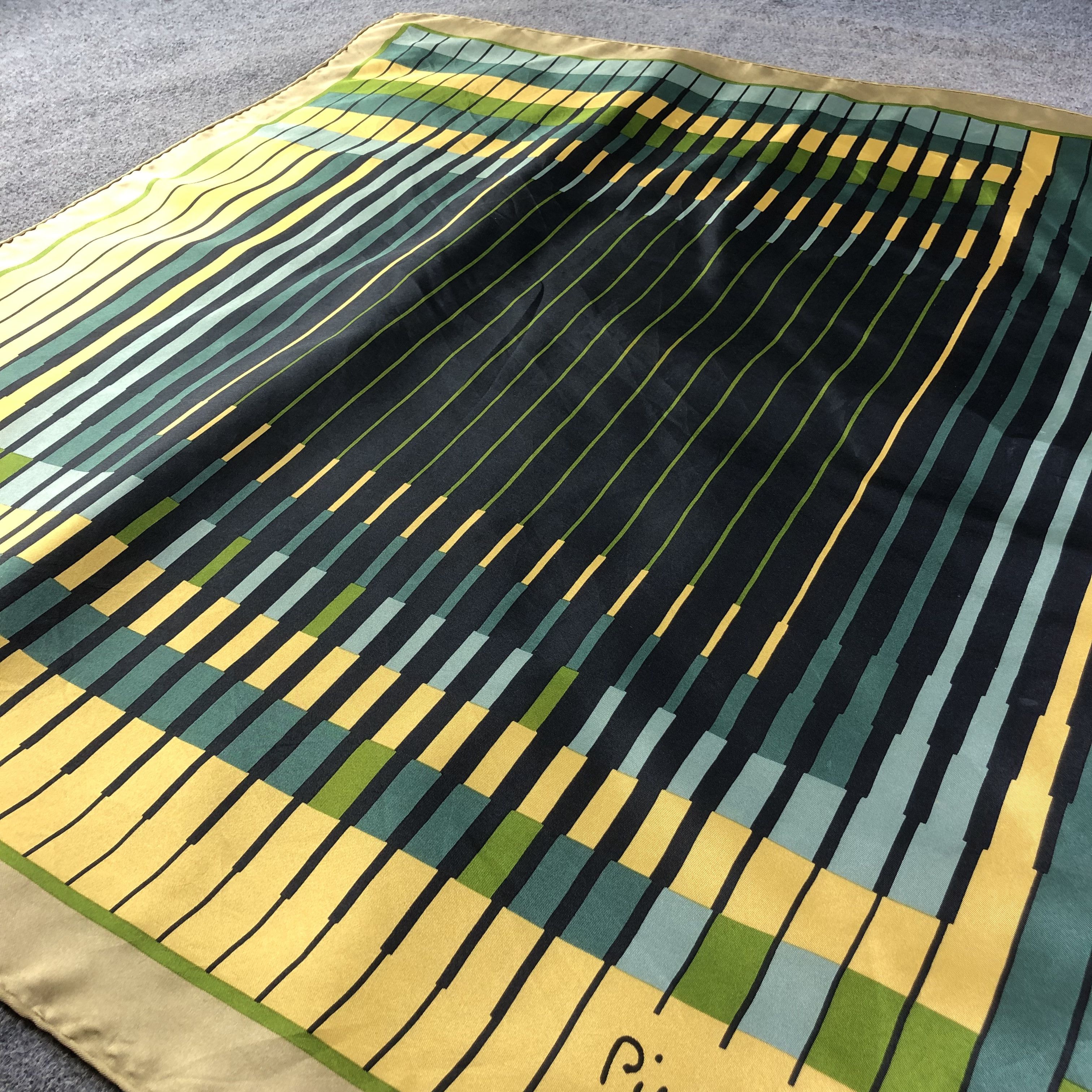 Pierre Cardin Vintage Pierre Cardin Abstract Silk Scarf M944 Size ONE SIZE - 3 Thumbnail