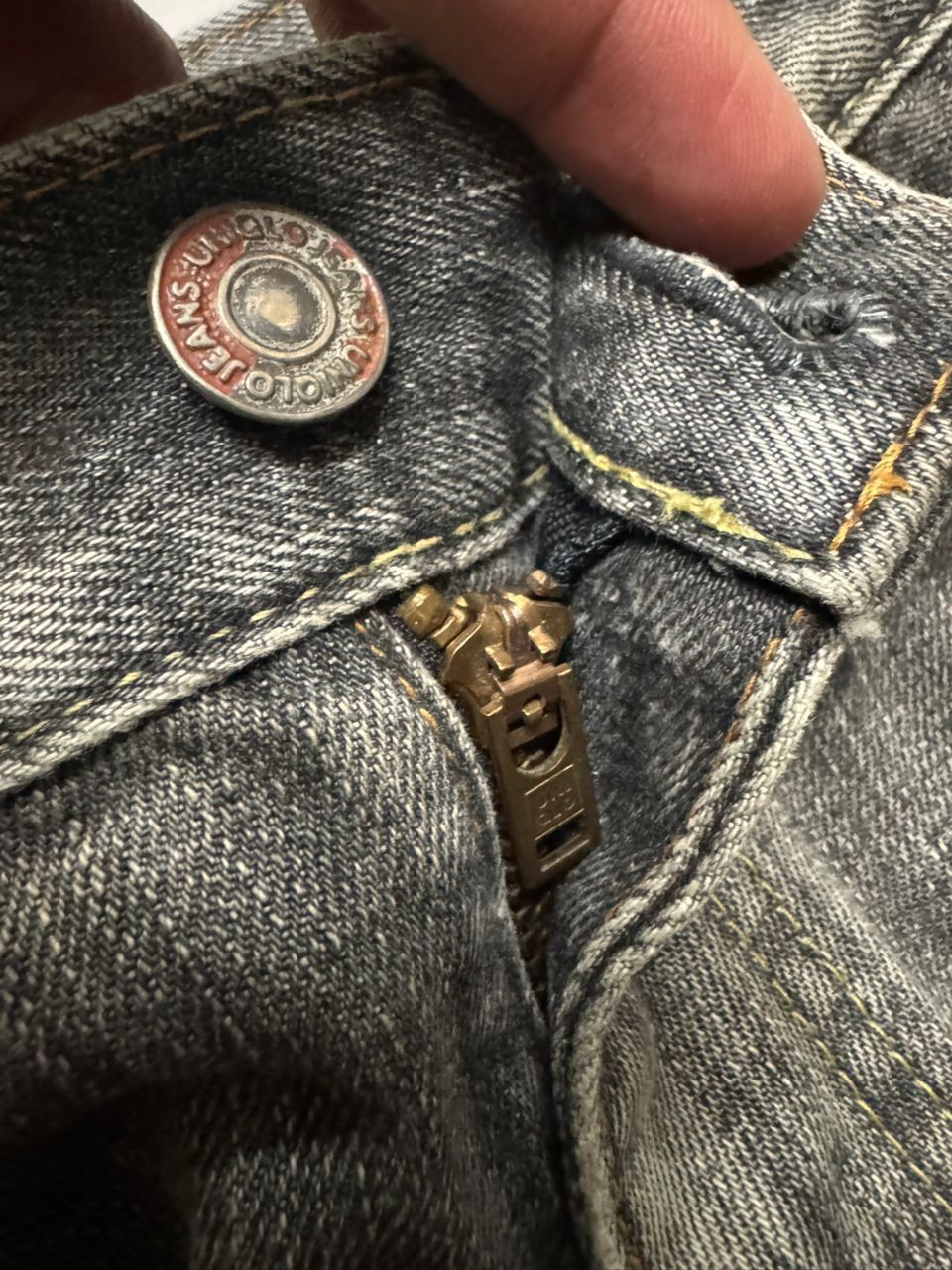 Uniqlo 💥Crazy Thrashed 90s Uniqlo Rusty Distressed Grunge Jeans Size US 33 - 11 Thumbnail