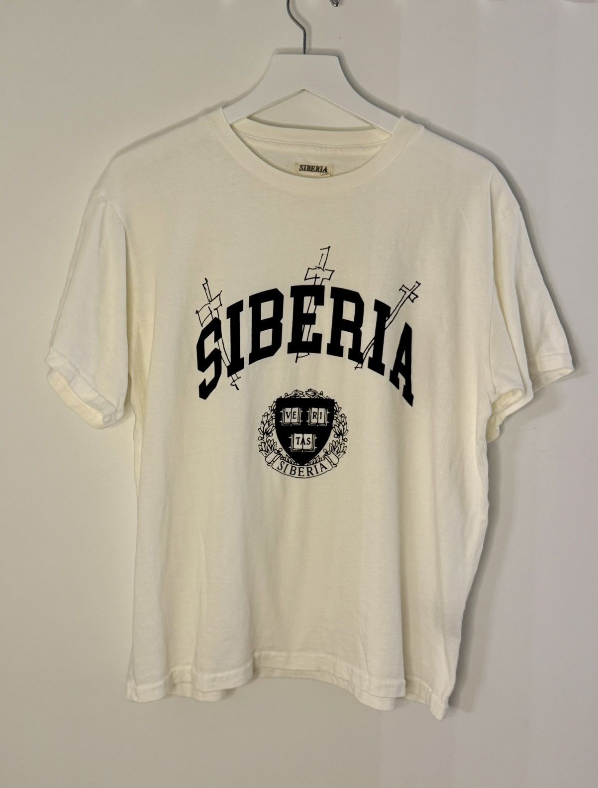 Harvard T-Shirt - Cloud Dancer