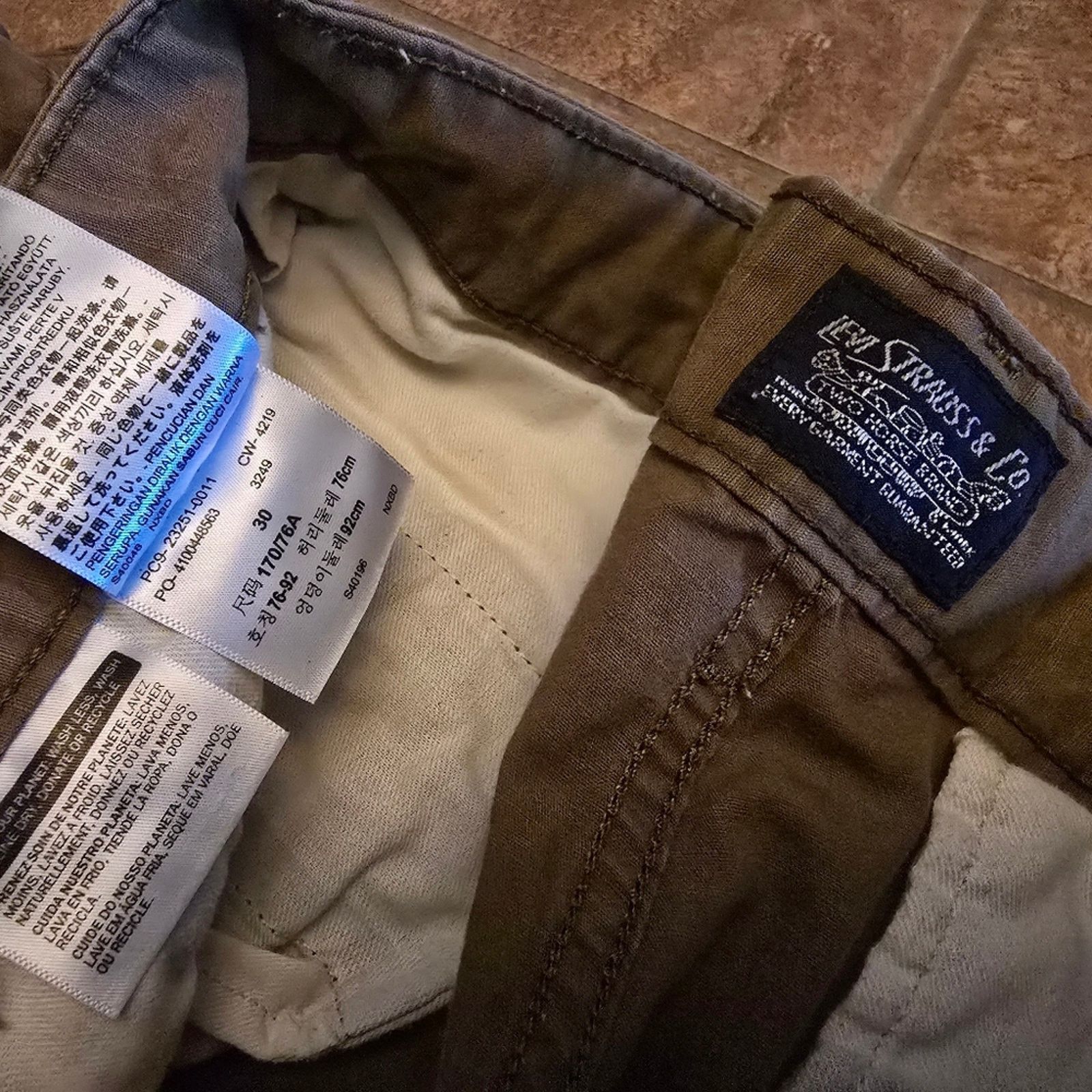 Levi's Brown | LEVI STRAUSS & CO. | Cargo Short Size US 30 / EU 46 - 4 Thumbnail