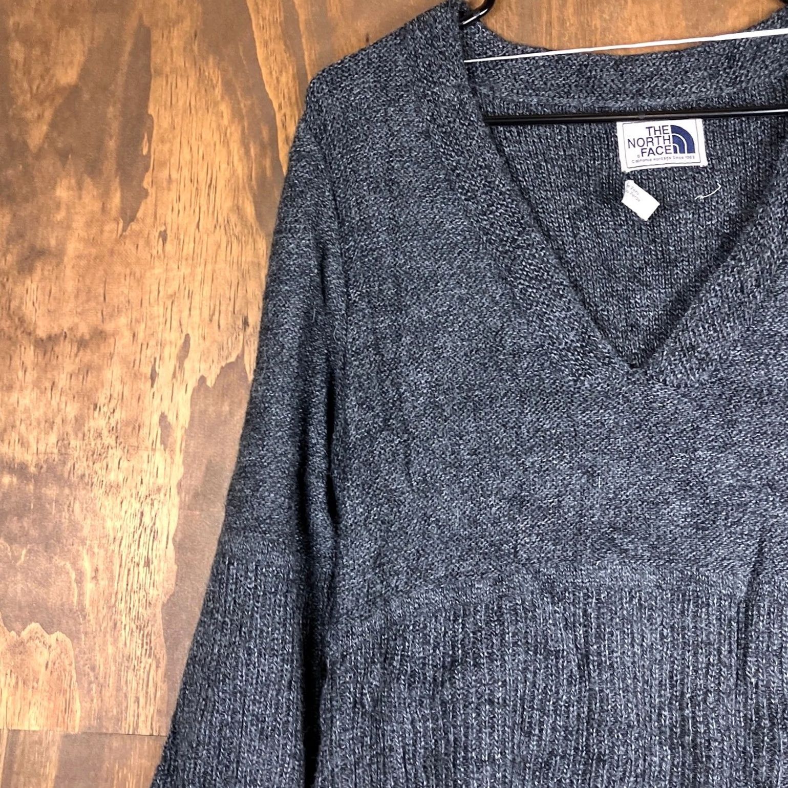 The North Face The North Face Sweater Dress Gray V-Neck Long Sleeve Alpaca Wool M Womens Size M / US 6-8 / IT 42-44 - 4 Thumbnail