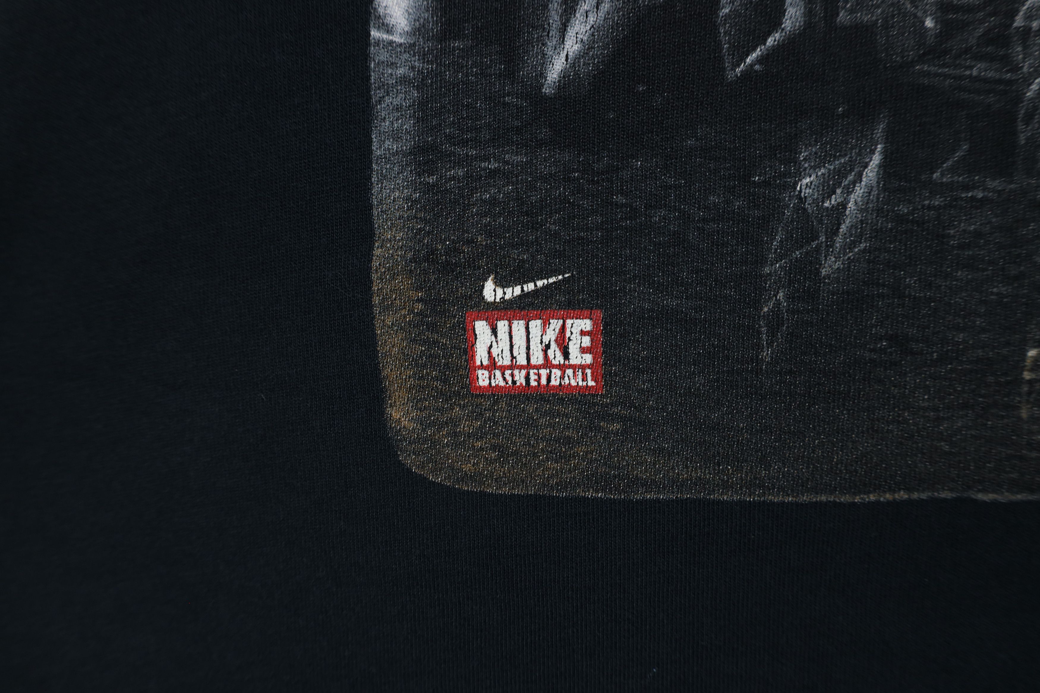 Nike × Vintage Vintage Nike Superhero Lebron James Basketball T-Shirt Black Size US XL / EU 56 / 4 - 6 Thumbnail
