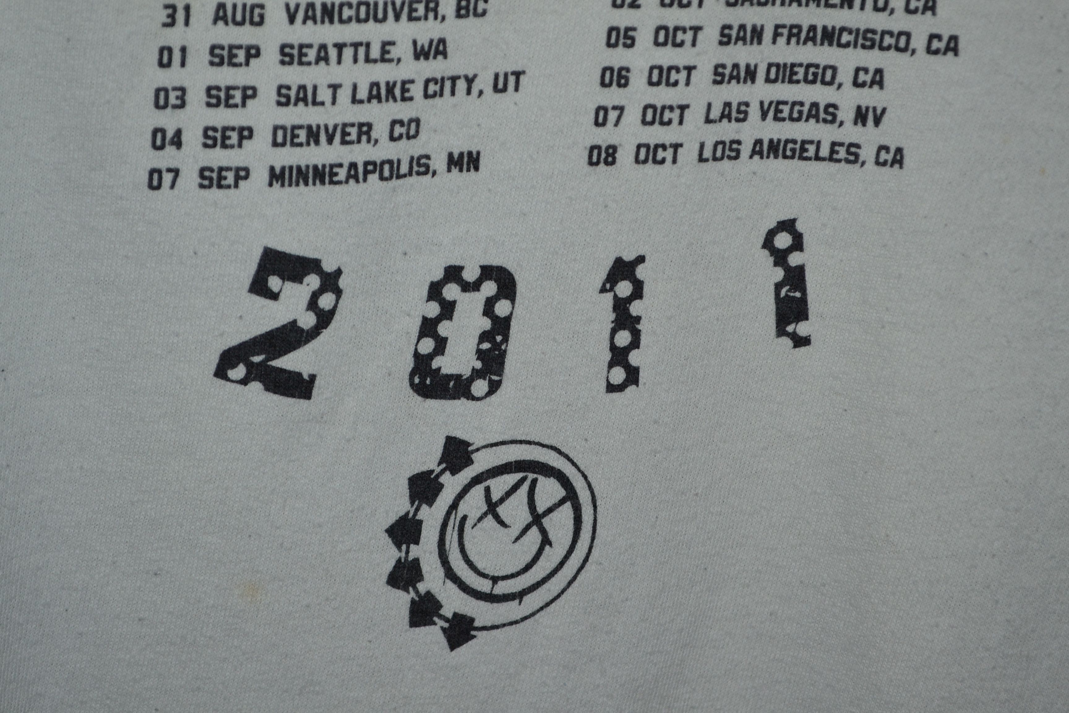 Band Tees Blink-182 Raglan T-shirt 2011 Tour Size S Size US S / EU 44-46 / 1 - 4 Thumbnail
