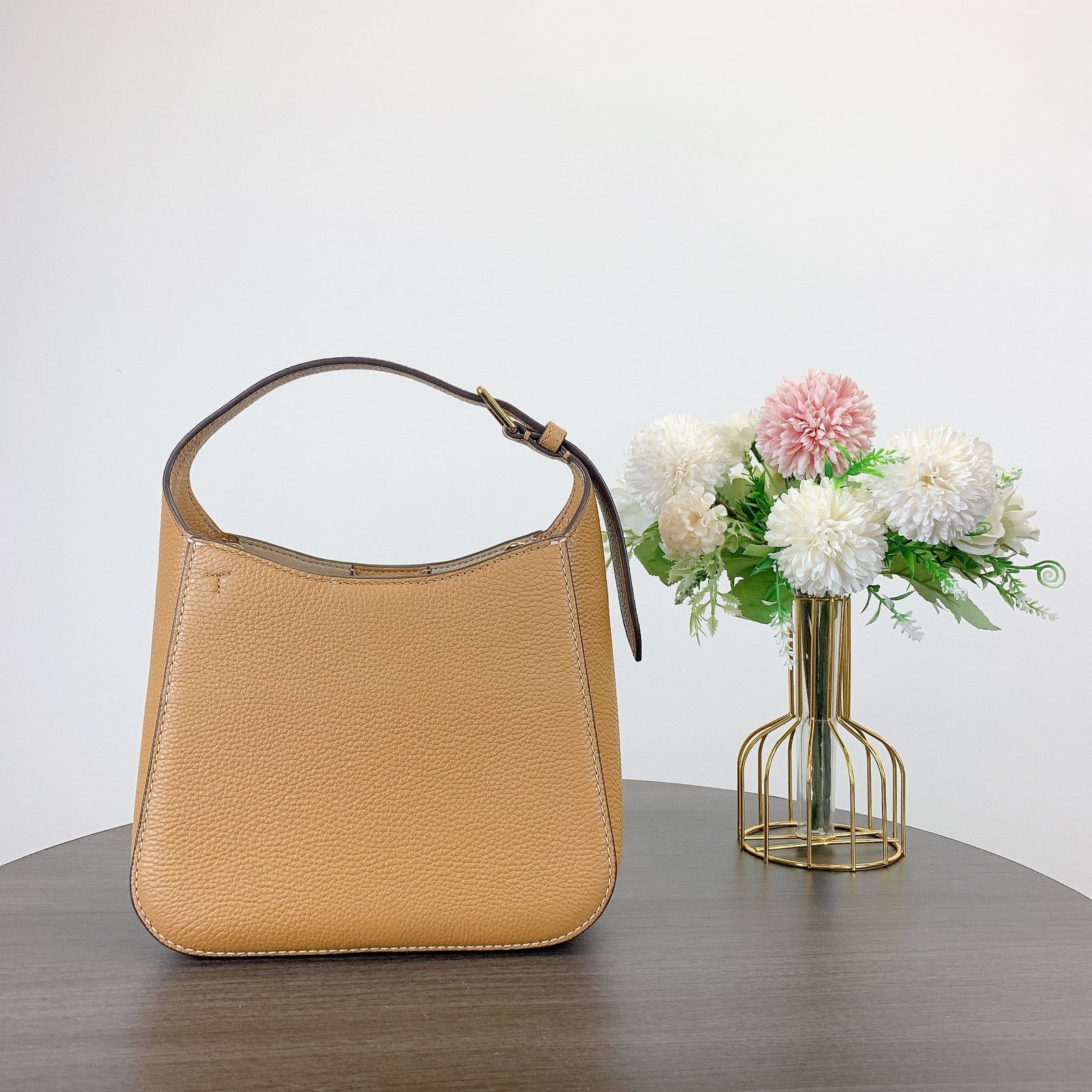 Tory Burch Tory Burch 144690 THEA Leather Small Bucket Bag TIRAMISU Size ONE SIZE - 5 Thumbnail