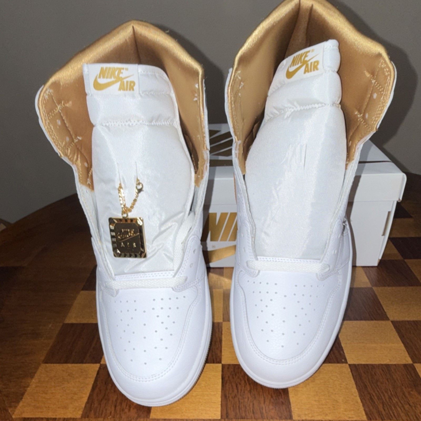 Nike Nike Air Jordan 1 White/Metallic Gold FD2596-107 Women's 14 Size US 11.5 / IT 41.5 - 2 Thumbnail