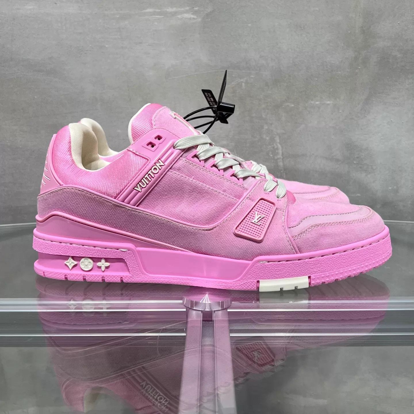 Louis Vuitton Louis Vuitton LV Trainer Pink Denim UK9 (43) DY13921 Size US 10 / EU 43 - 4 Thumbnail