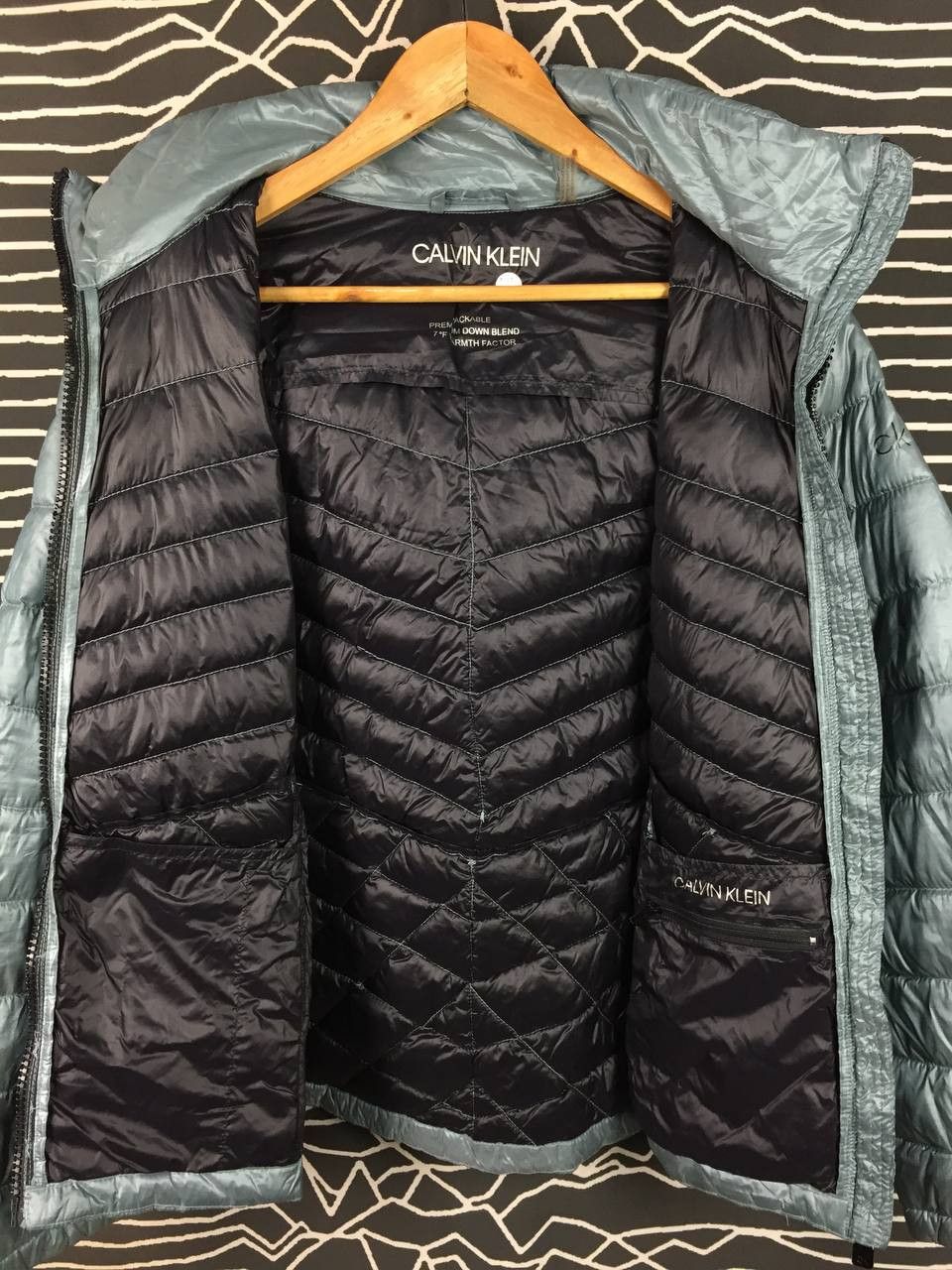 Calvin Klein Calvin Klein Women's Shine Hooded Packable Down Puffer Coat Size L / US 10 / IT 46 - 11 Thumbnail