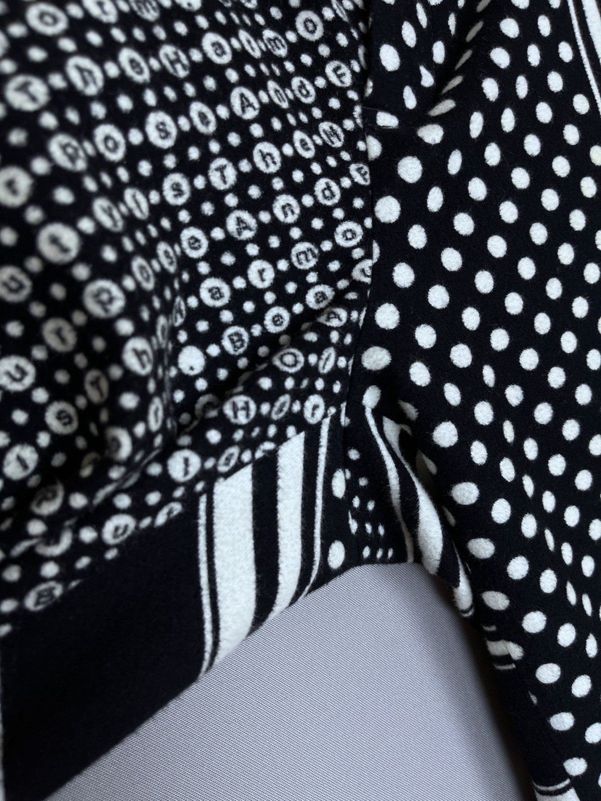 Designer × Japanese Brand × Sacai Rare SACAI AW 16 Cropped Printed Japanese Pants Size US 29 - 11 Thumbnail