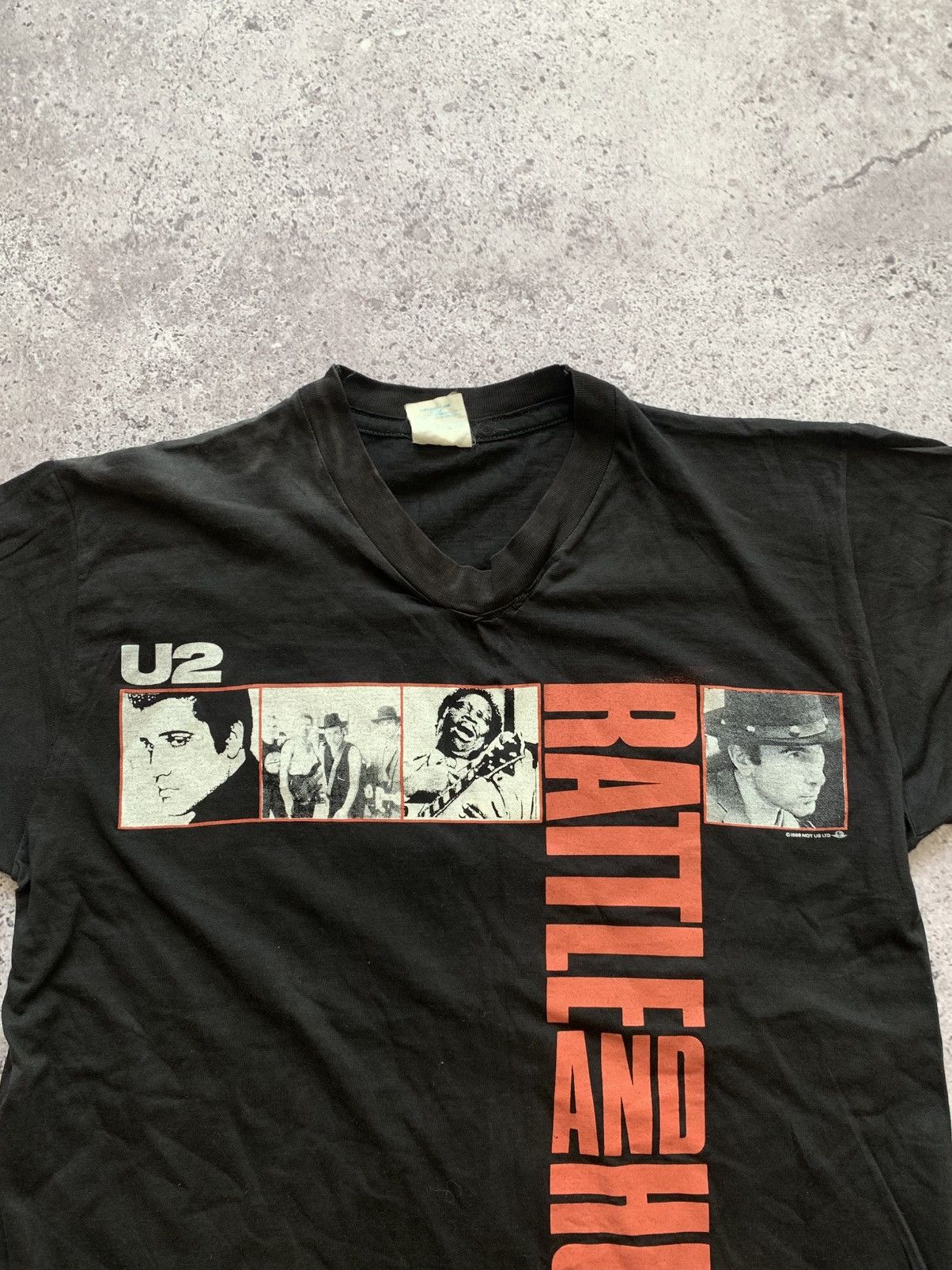 Band Tees 🔥VINTAGE U2 RATTLE AND HUM 1988 SINGLE STITCH T-SHIRT Size US S / EU 44-46 / 1 - 3 Thumbnail