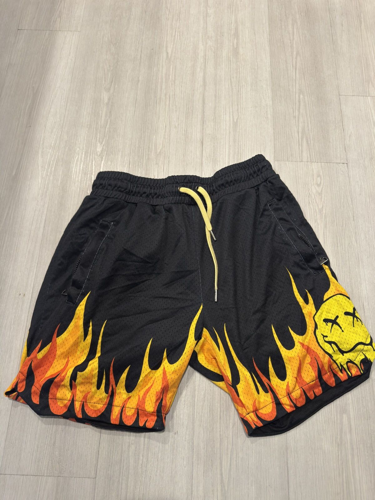 Designer Vintage Casual Shorts Size US 32 / EU 48 - 1 Thumbnail
