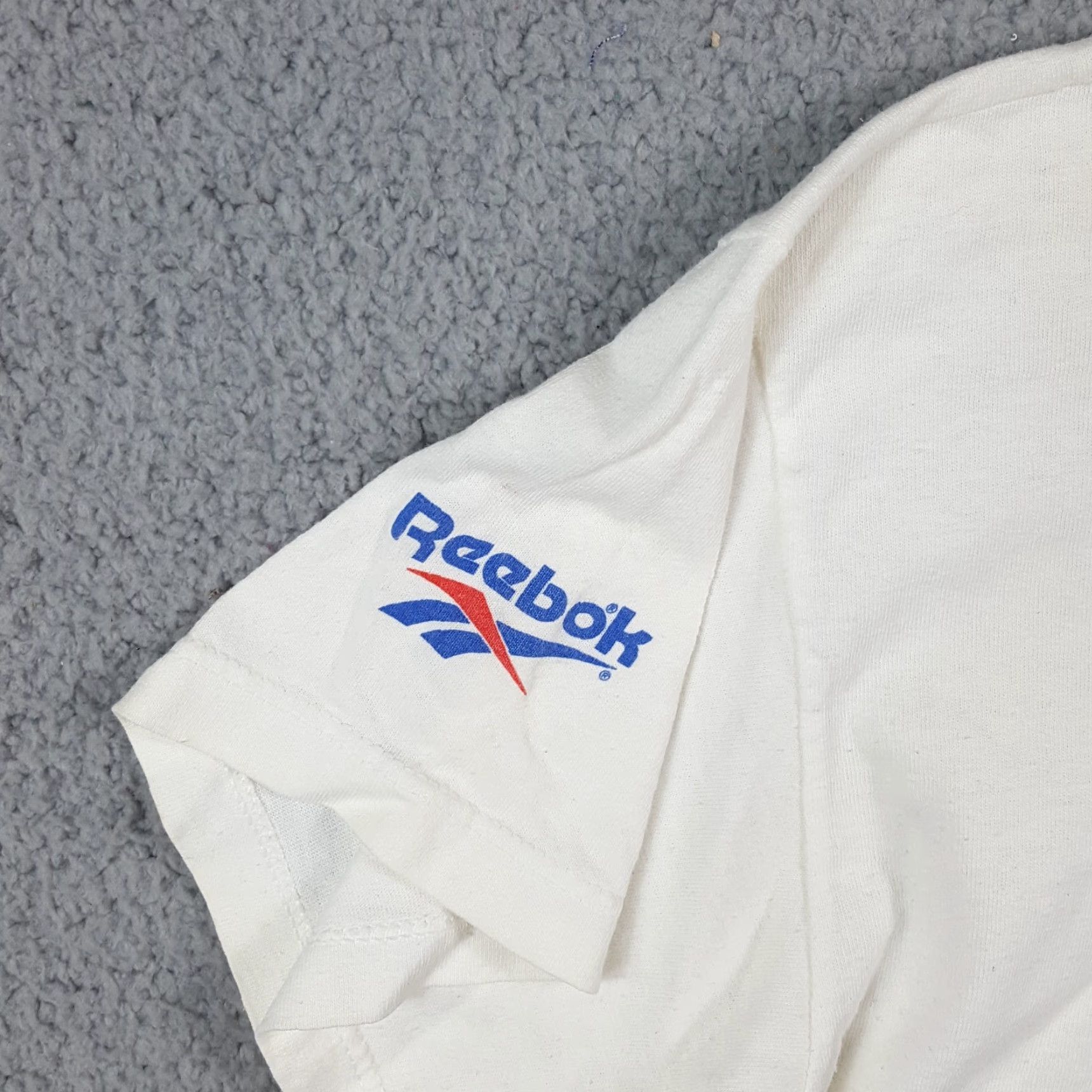 Reebok VINTAGE Reebok 90s Stars Cropped Athletic T-Shirt Women's Small White Short Sleeve Retro Y2K Size S / US 4 / IT 40 - 7 Thumbnail