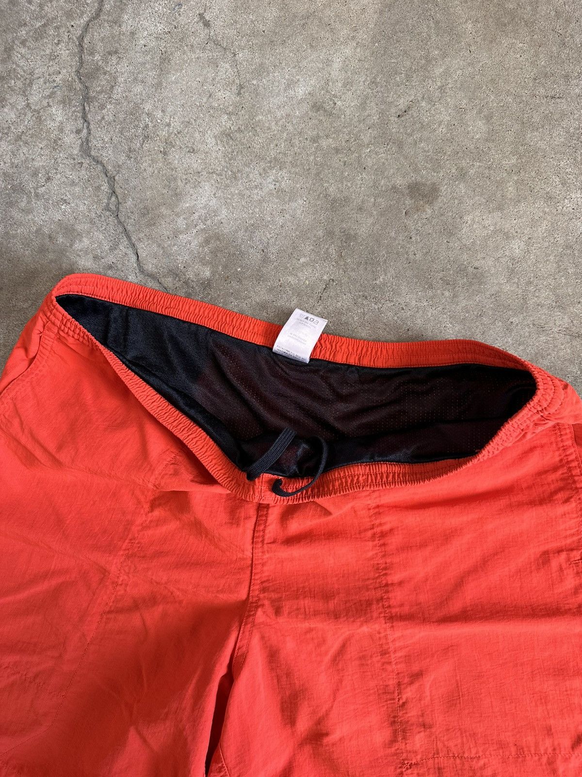 Patagonia × Vintage Y2K Orange Patagonia Shorts Size US 38 / EU 54 - 4 Thumbnail