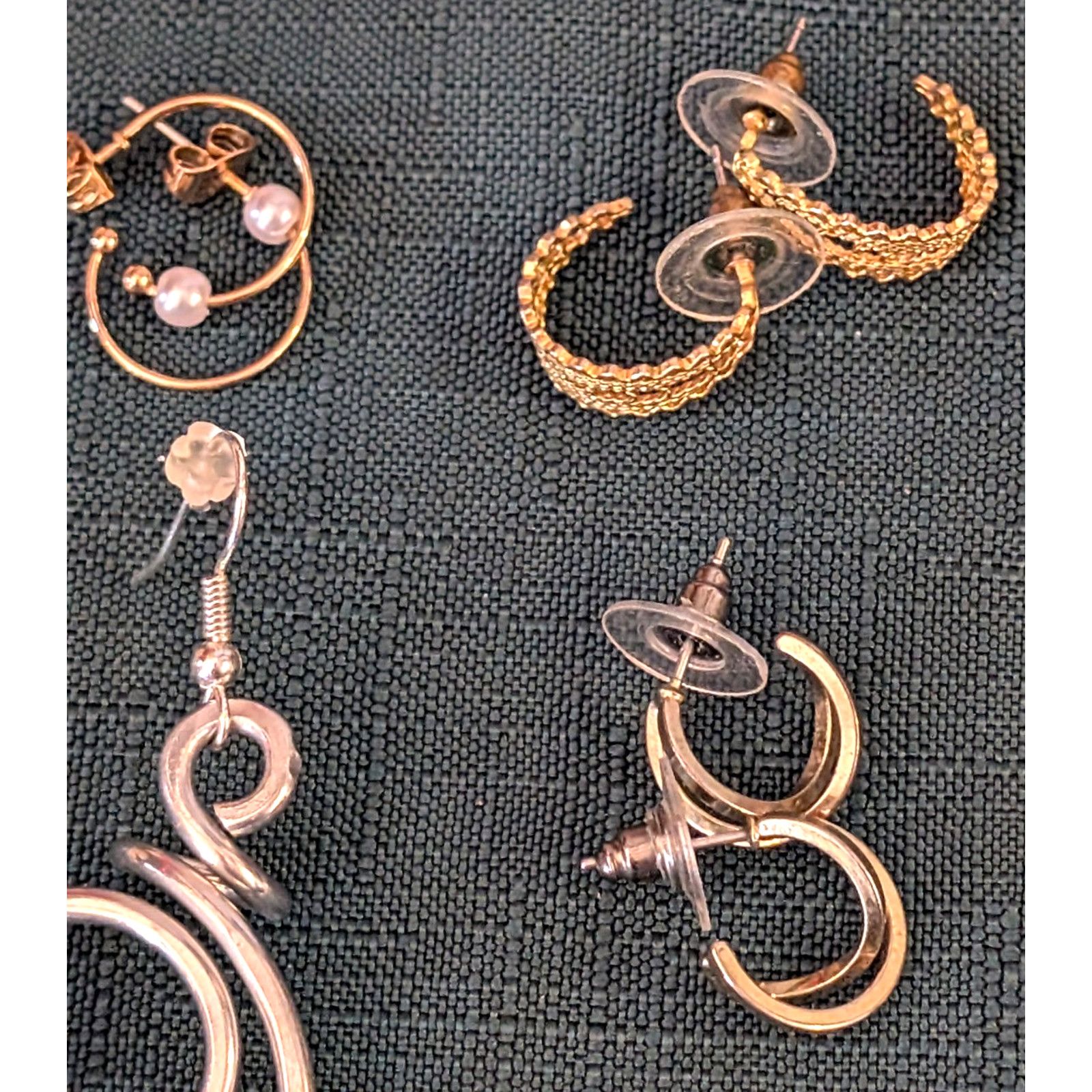 The Unbranded Brand Jewelry Jar FullEarrings/1 Necklace Hoops Studs Full Sets Size ONE SIZE - 7 Thumbnail