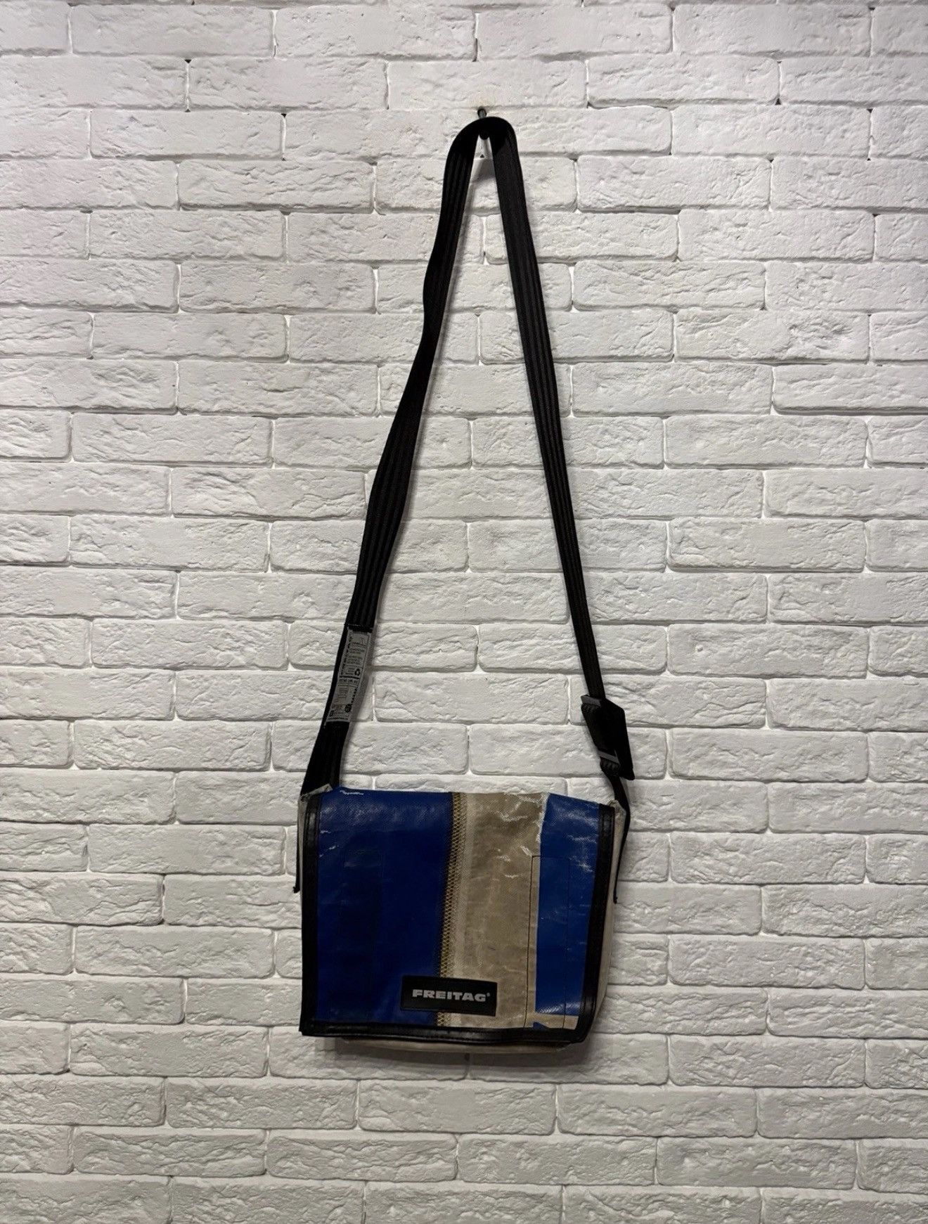 Freitag Freitag Medium Crossbody Tranformer Bag Recycled Vintage Size ONE SIZE - 1 Thumbnail
