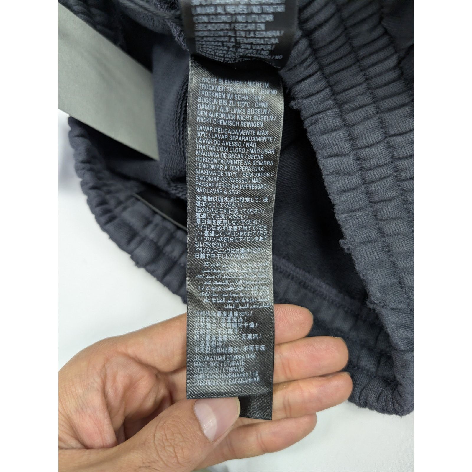Balenciaga o1rshd1 Baggy Sweatpants in Washed Black Size US 28 / EU 44 - 17 Thumbnail