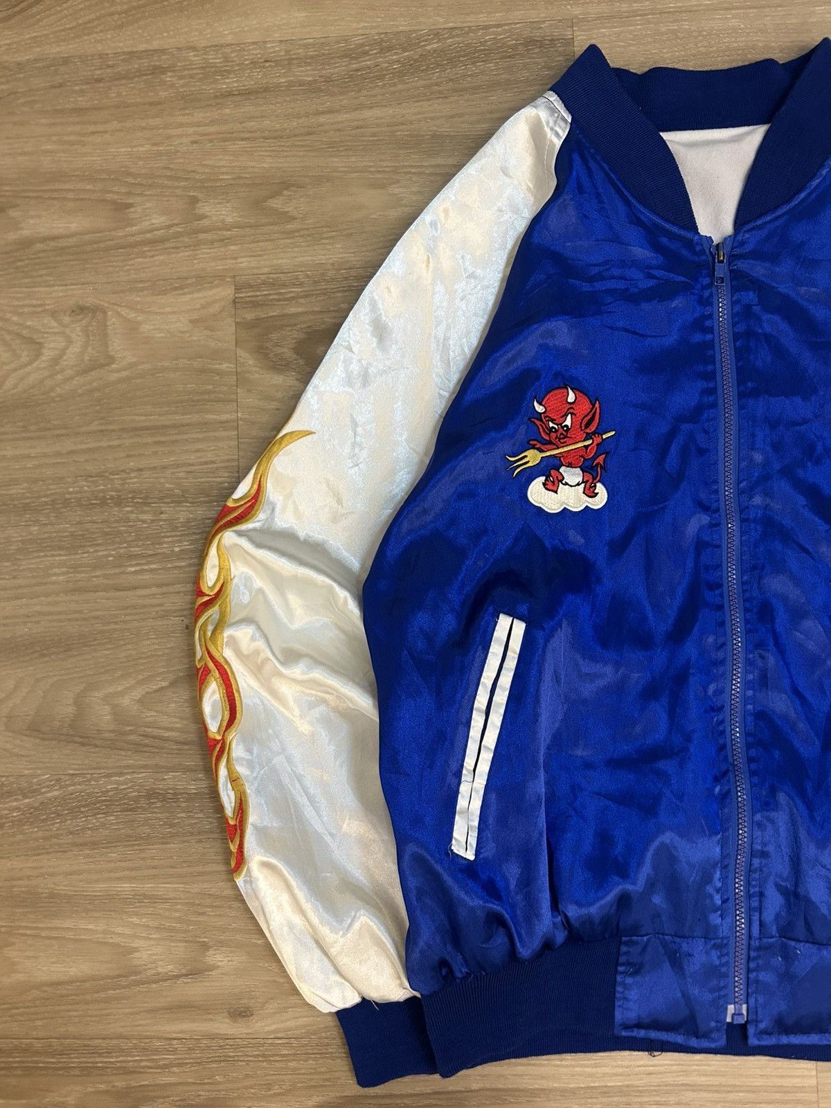 Japanese Brand 🔥RARE VINTAGE "GREAT RED HOT" RED DEVIL PARODY BOMBER JACKET Size US L / EU 52-54 / 3 - 3 Thumbnail