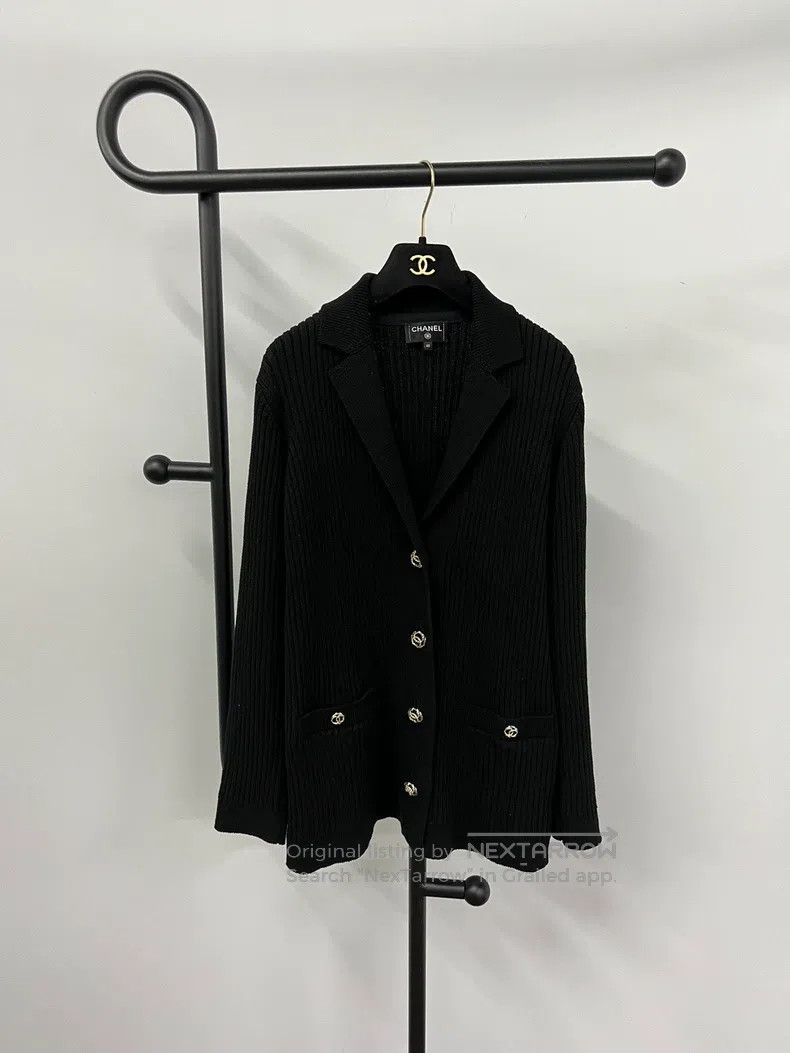 Chanel Chanel Black gold buckle knitted cardigan coat Size S / US 4 / IT 40 - 1 Thumbnail