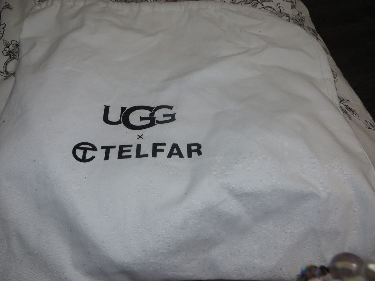 Telfar × Ugg Telfar xUGG Medium Shopper – Pink Shearling (Rare) Size ONE SIZE - 7 Thumbnail