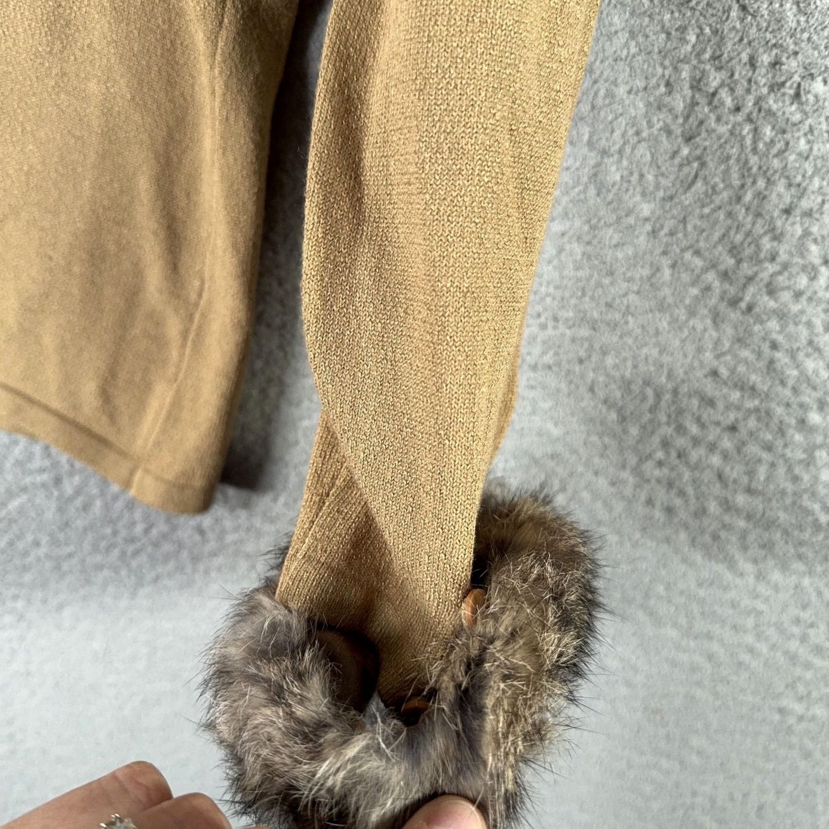 Vintage VINTAGE PARISIAN Signature Sweater Womens Small Brown Faux Wrap Long Sleeve V-Neck Fur Trim Cuffs Knit Wrap Top Size S / US 4 / IT 40 - 4 Thumbnail