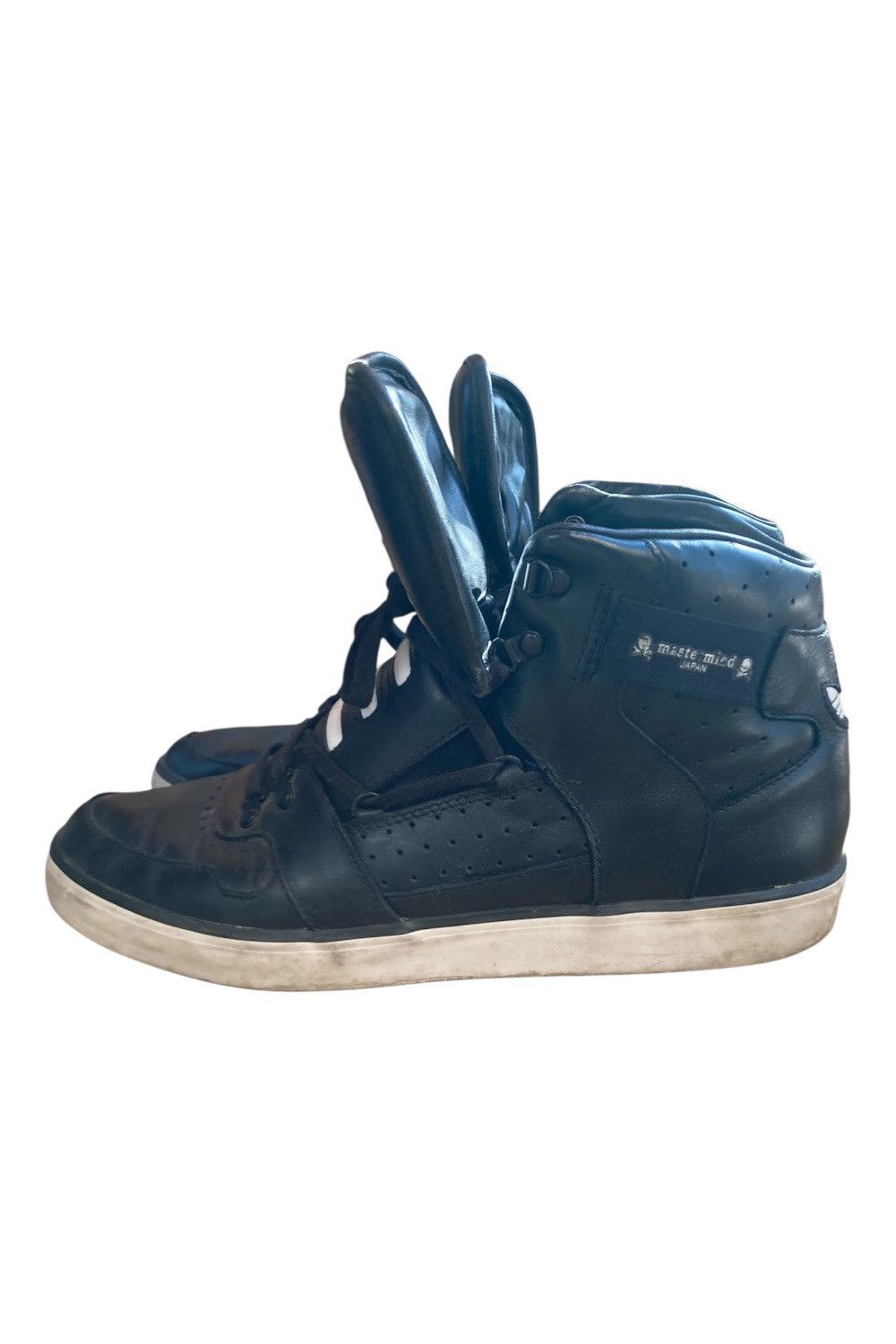 Adidas × Mastermind Japan Adidas x Mastermind Japan 43,5 / 9,5 USA Size US 9.5 / EU 42-43 - 2 Thumbnail