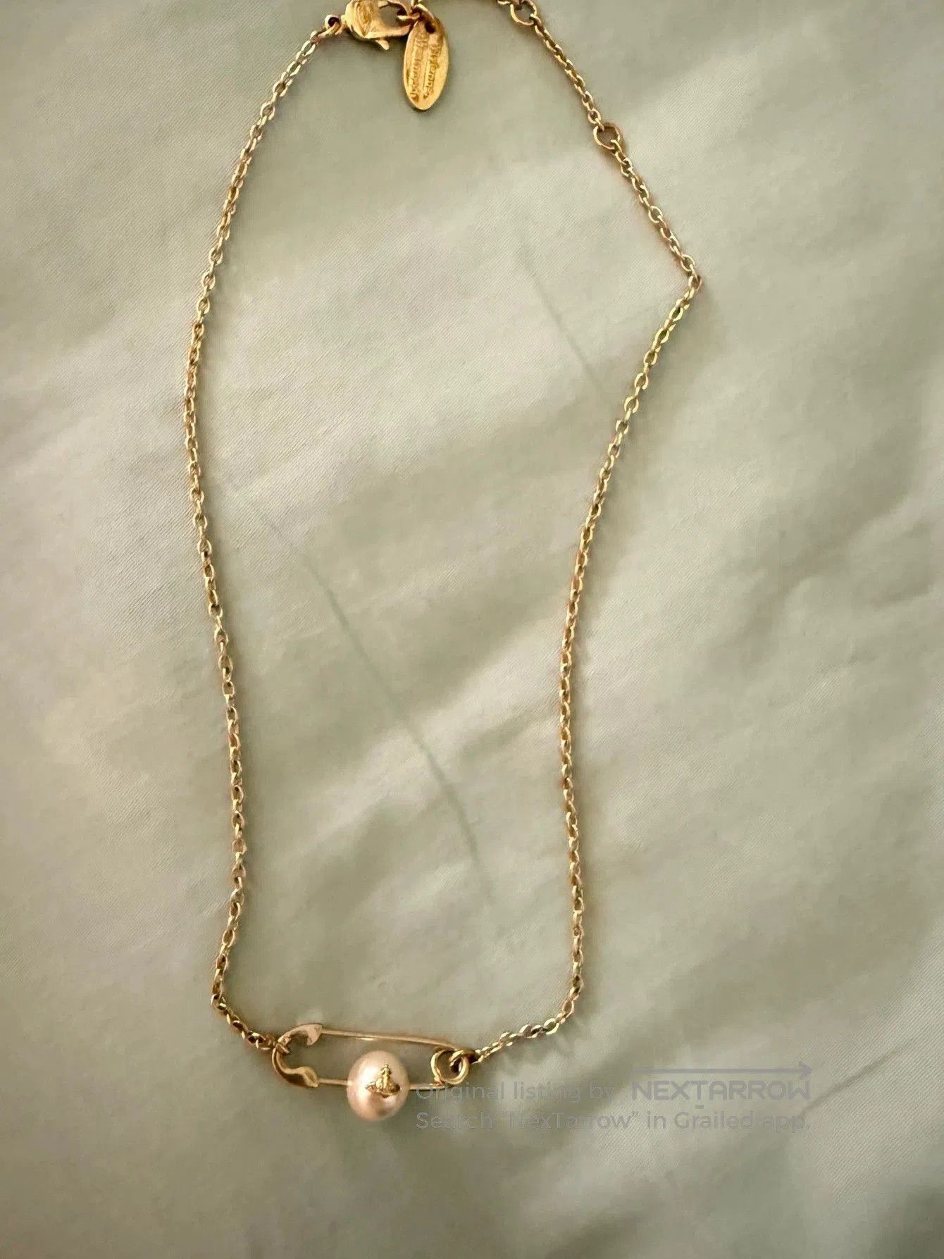Chanel classic pearl brooch necklace. Size ONE SIZE - 1 Thumbnail