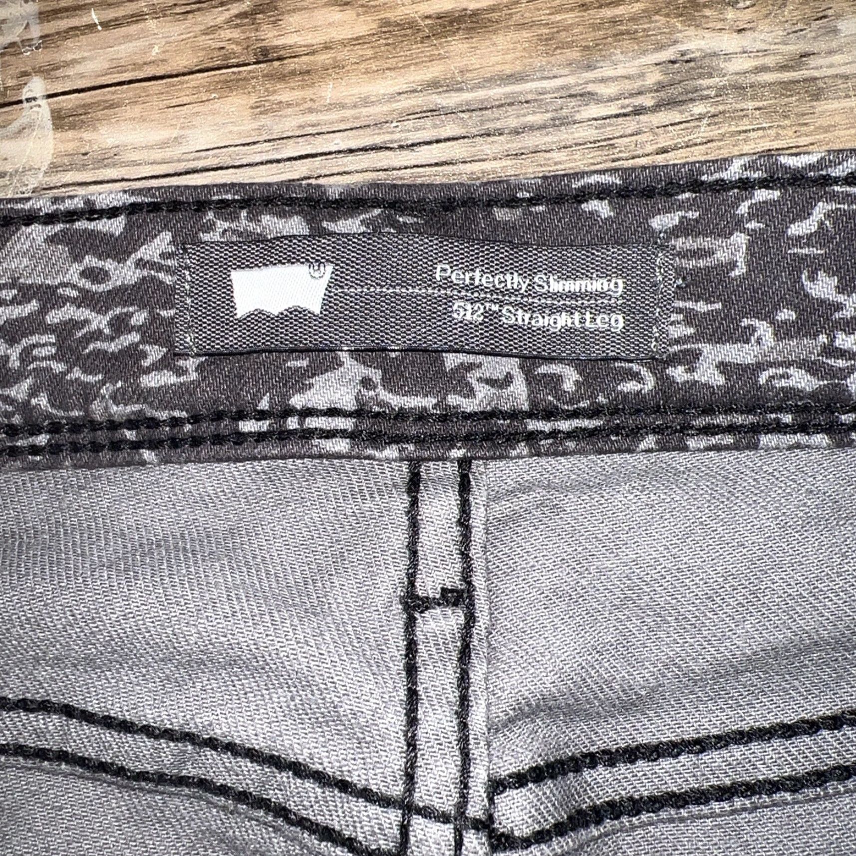 Levi's Levi's 512 Perfectly Slimming Jeans Gray Camouflage Straight 32x32 Womens Size 24" / US 00 / IT 34 - 5 Thumbnail
