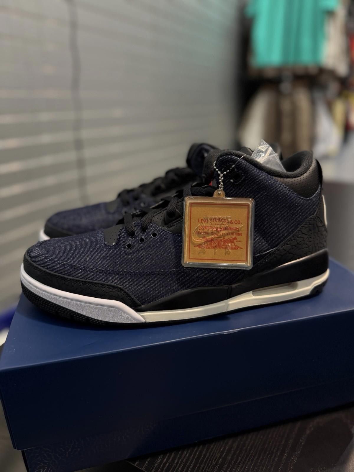 Jordan Brand Levi's x Air Jordan 3 Retro Men's Size 13 Indigo Denim NEW Size US 13 / EU 46 - 3 Thumbnail