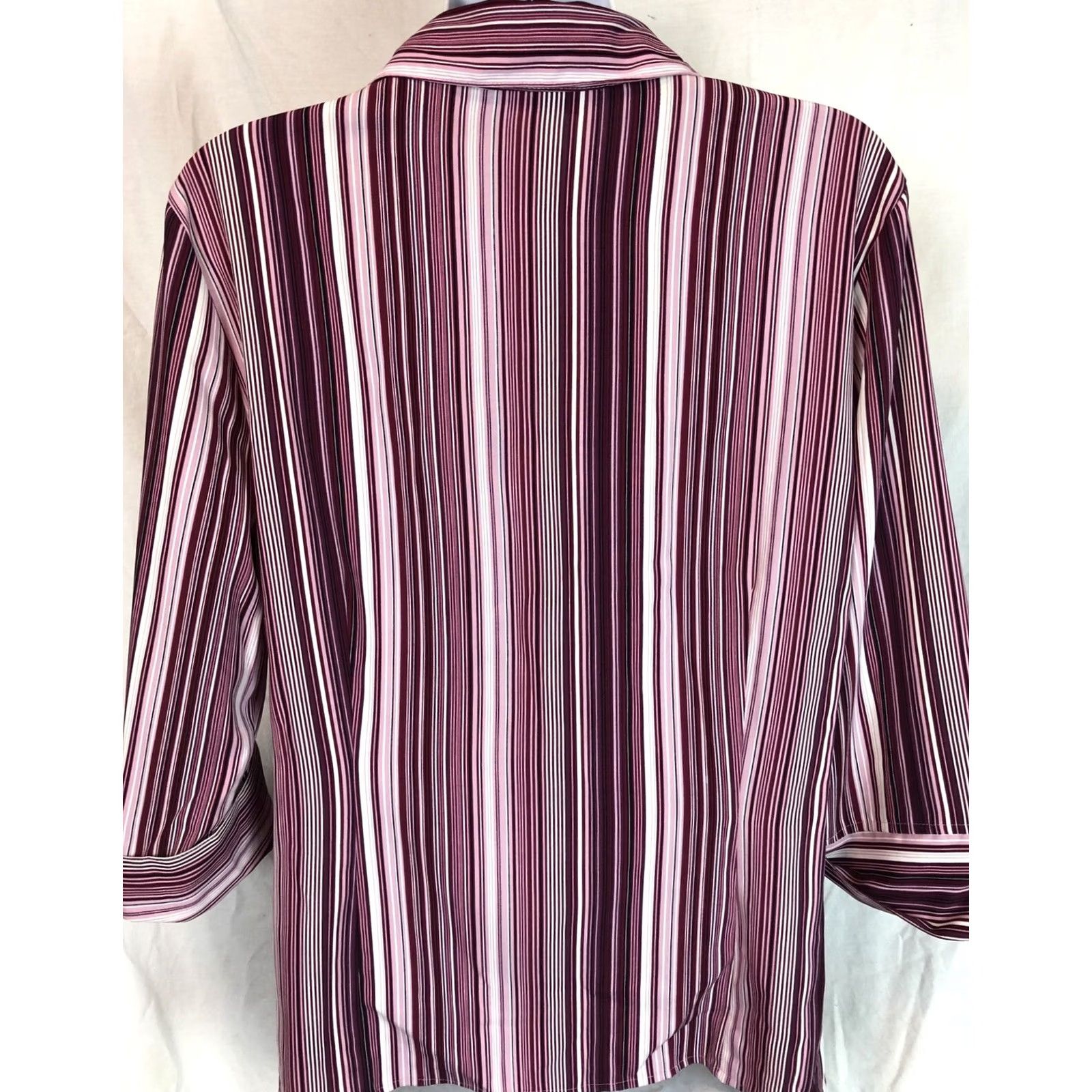 Apt. 9 VINTAGE Top L Purple Stripe ButtonUp 3/4 Sleeve Collar Stretch Retro 70s Funky Womens Size L / US 10 / IT 46 - 3 Thumbnail