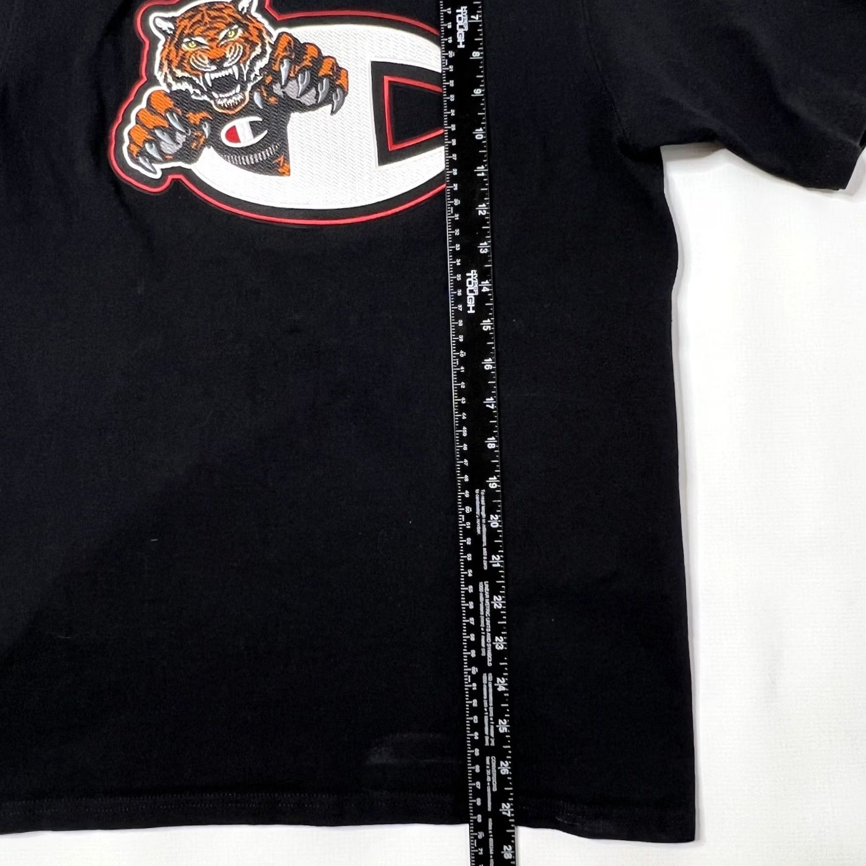 Champion VINTAGE Champion Shirt Men Medium Black Short Sleeve Crewneck Embroidered Tiger Logo Sports Shirt Size US M / EU 48-50 / 2 - 4 Thumbnail
