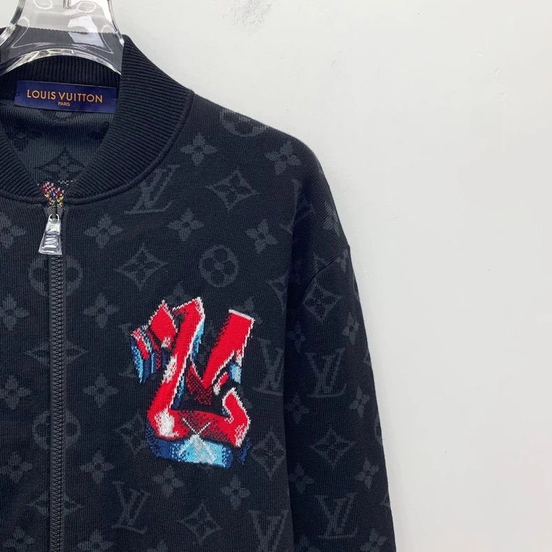 Louis Vuitton Louis Vuitton 22 Long Sleeve Jacket with black logo and fu Size US XS / EU 42 / 0 - 3 Thumbnail