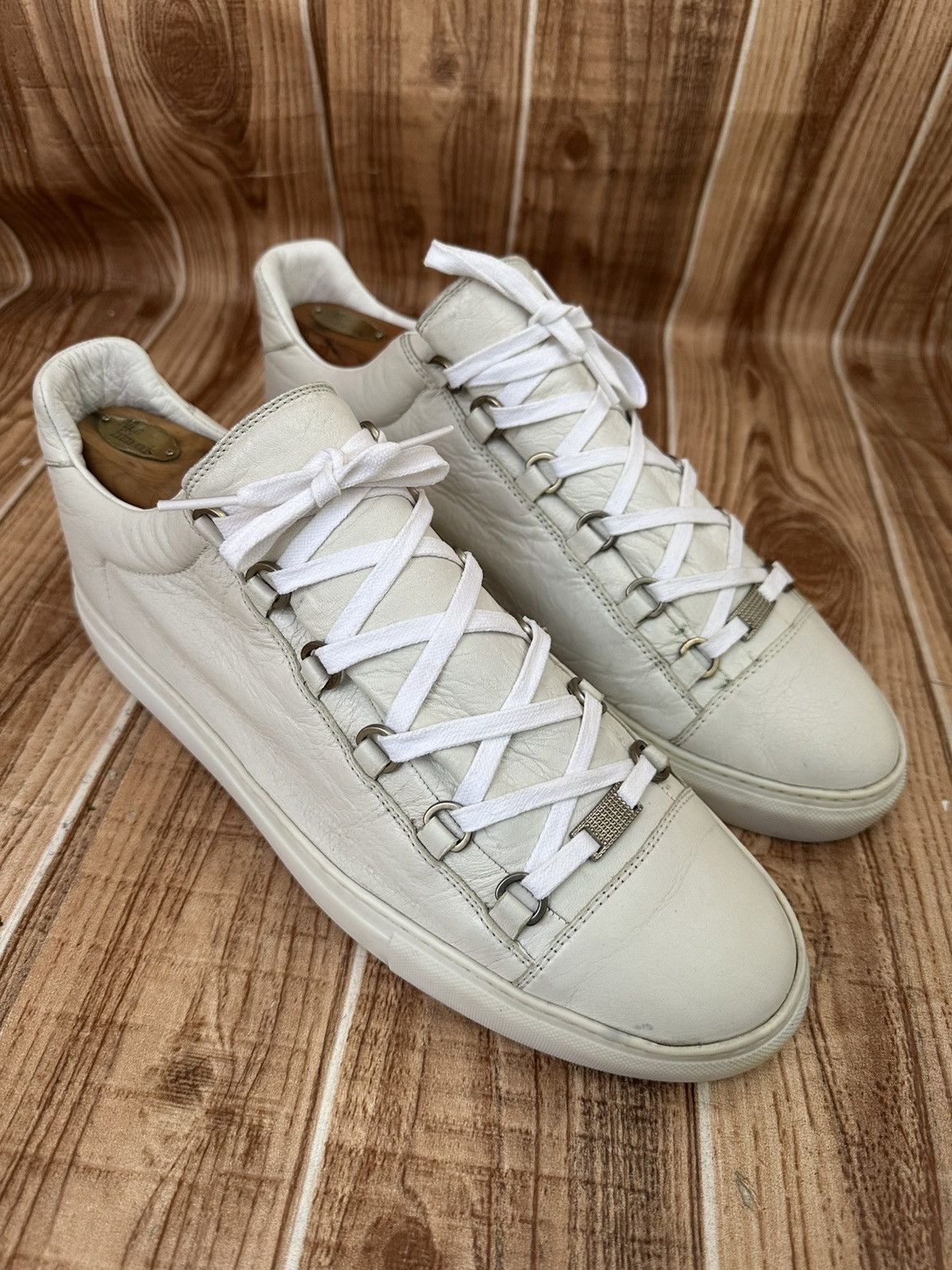 Balenciaga Balenciaga Arena Cracked White Leather Lowtop Sneaks Size US 13 / EU 46 - 2 Thumbnail