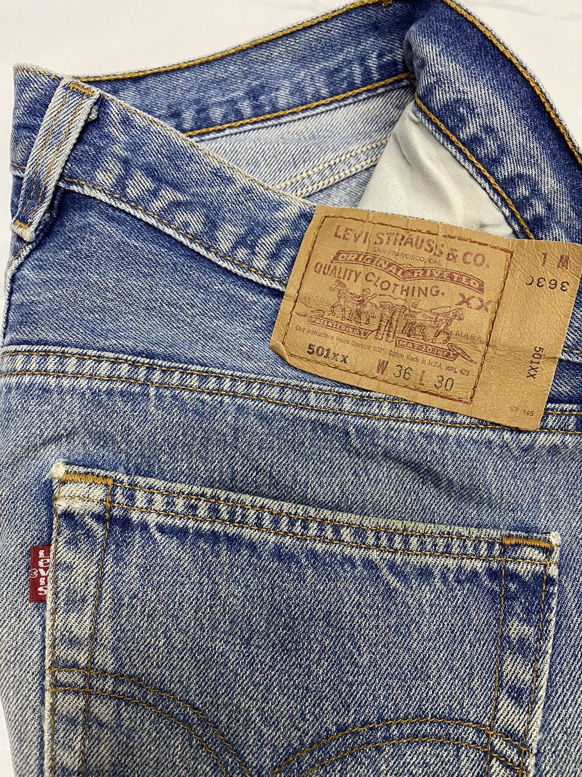 Levi's 🔥VINTAGE LEVIS 501xx BAGGY CROP DISTRESSED DENIM JEANS Size US 35 - 7 Thumbnail
