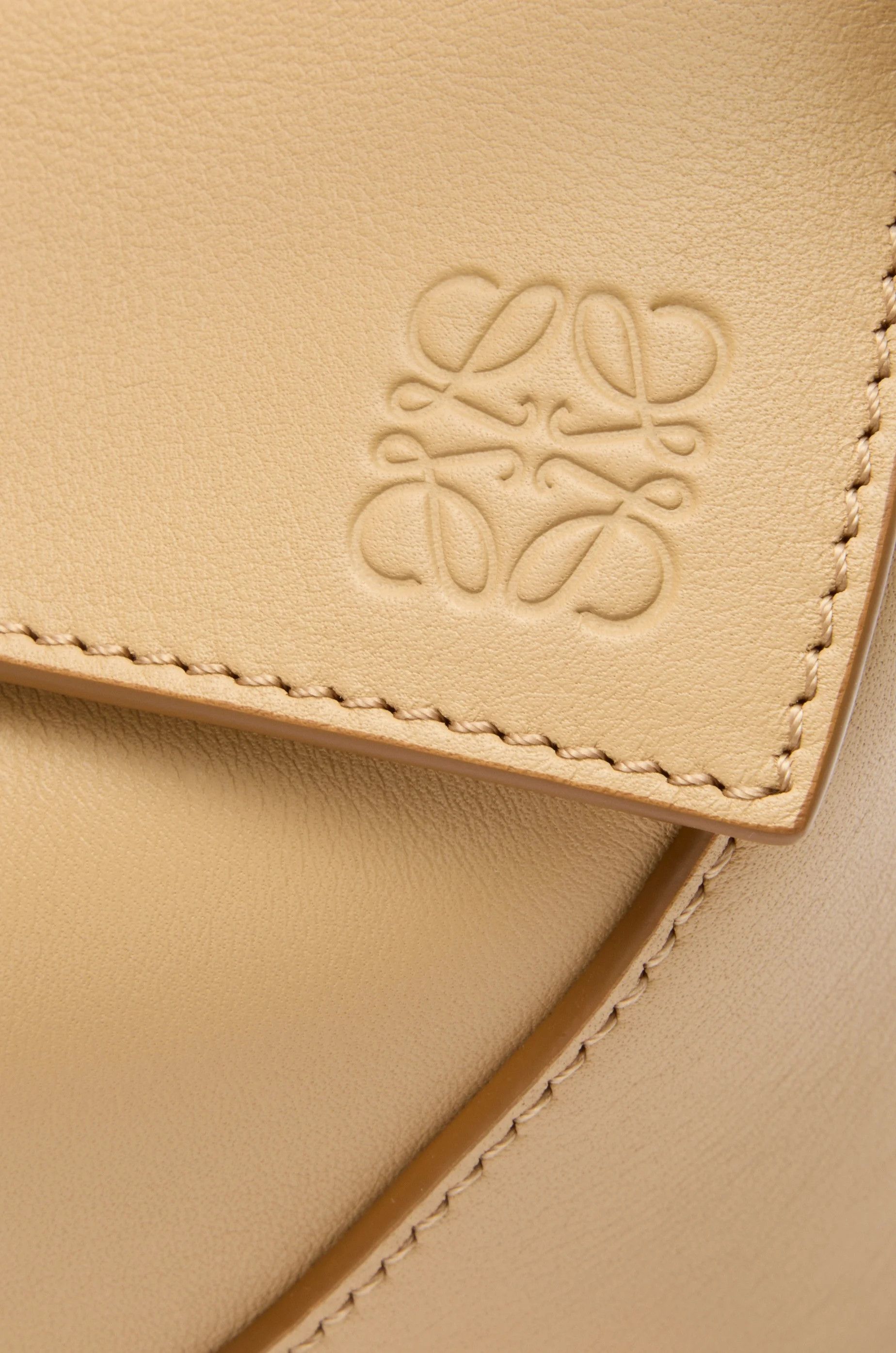 Loewe o1in1g0426 Size: OS / Small Puzzle Edge Bag in Silk Beige Size ONE SIZE - 10 Thumbnail