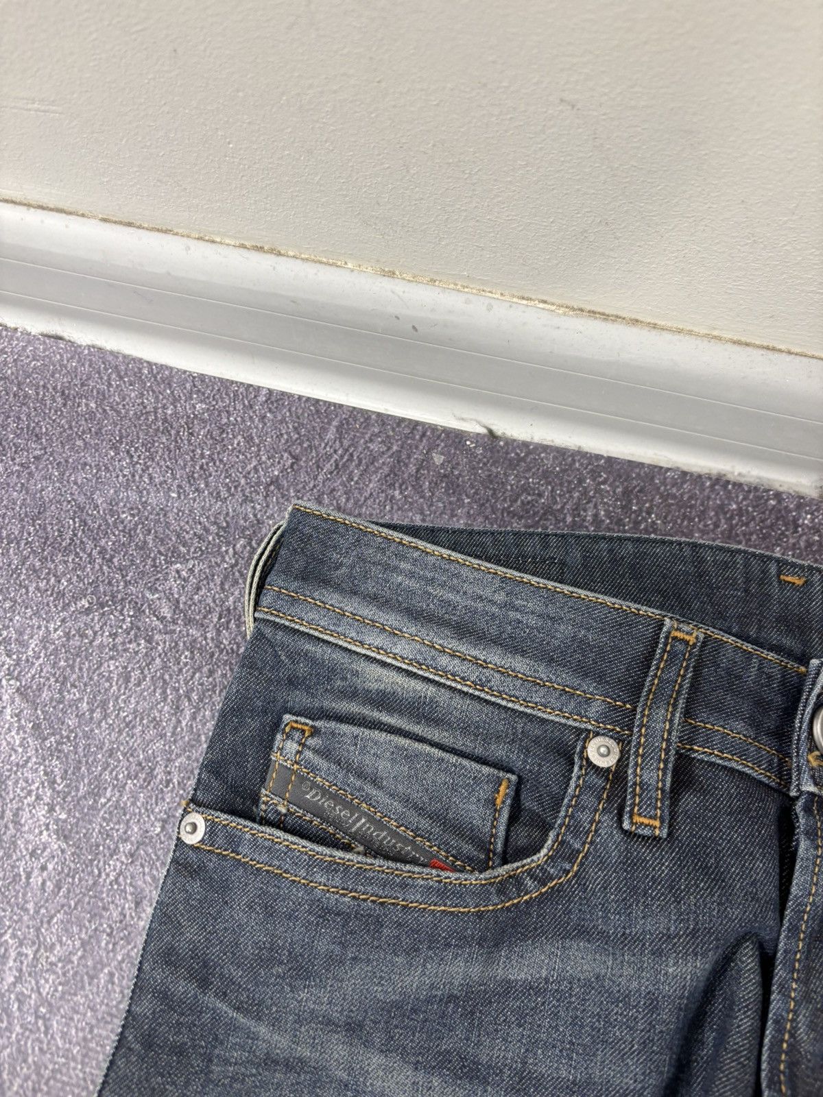 Diesel Diesel Buster NWT Men’s Regular Slim Tapered Denim Jeans Size US 27 - 6 Thumbnail
