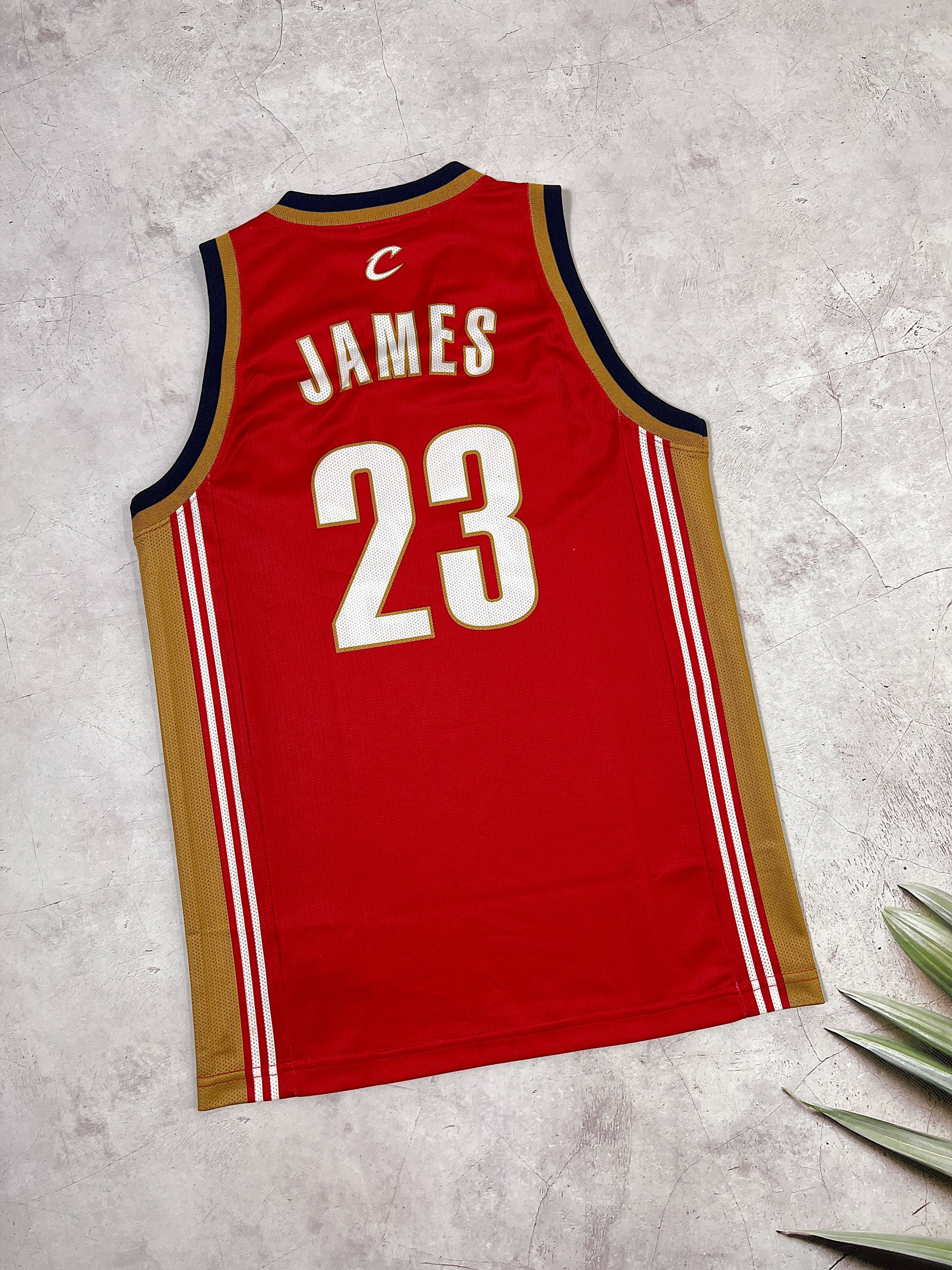 Champion × NBA × Vintage Vintage Cleveland Cavaliers NBA Jersey #23 JAMES LeBron Size US S / EU 44-46 / 1 - 12 Thumbnail