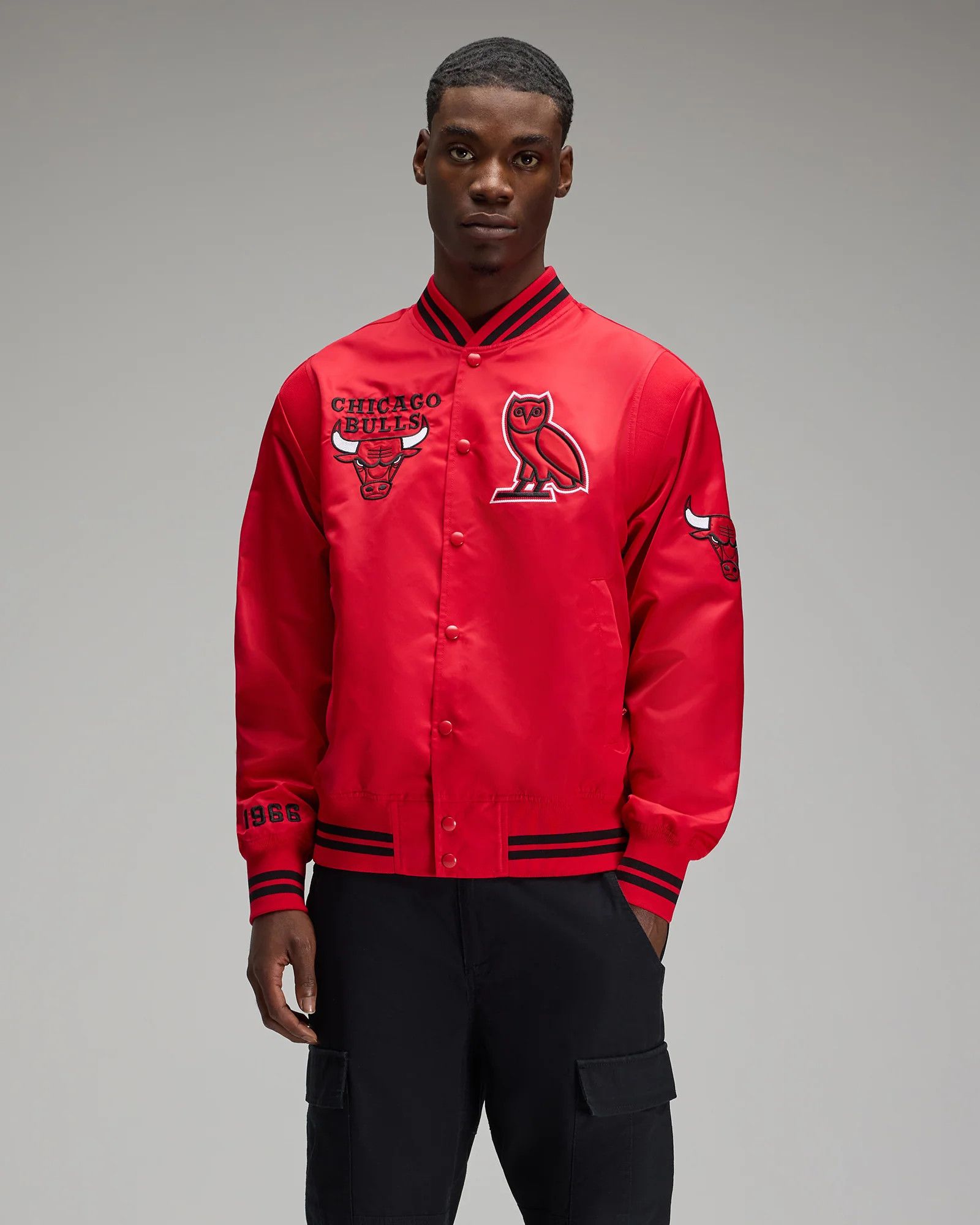 Drake OVO x NBA x CHICAGO BULLS SATIN VARSITY JACKET Size US XXL / EU 58 / 5 - 13 Thumbnail